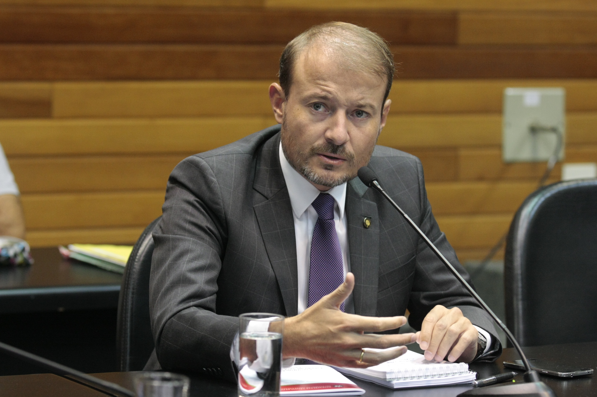 Comissão de Finanças e Tributação. Deputado Gabriel Ribeiro (PSD). Foto: Yuri Santos / Agência AL
