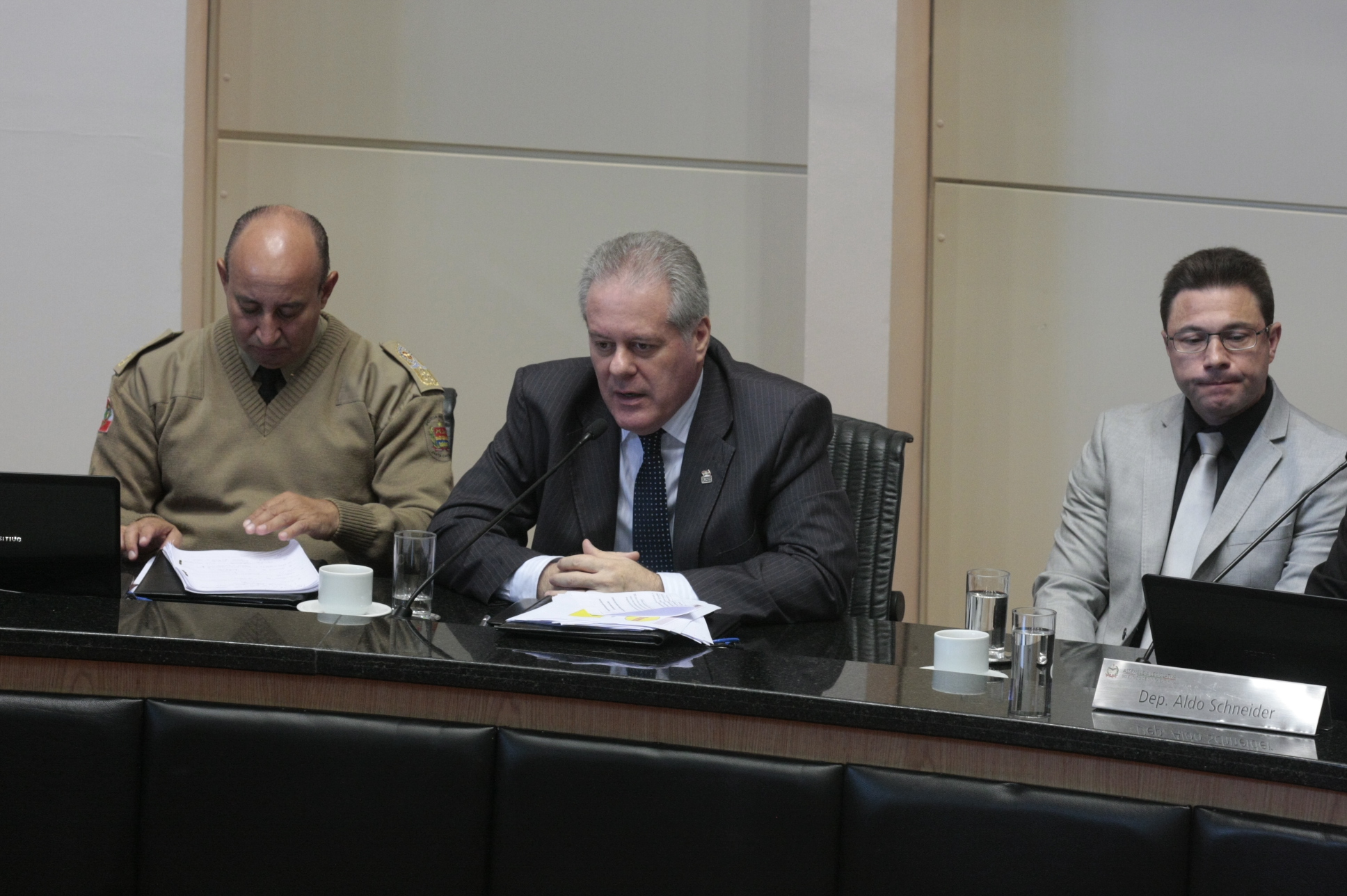 Sessão Especial para esclarecimento do Senhor Seretário de Estado e Segurança Pública sobre o Planejamento e Metas para o Cobate ao Crime no Estado de Santa Catarina.