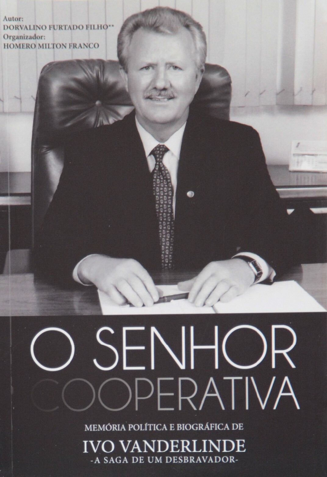 Capa da obra lançada na noite desta quinta-feira (28), na Alesc