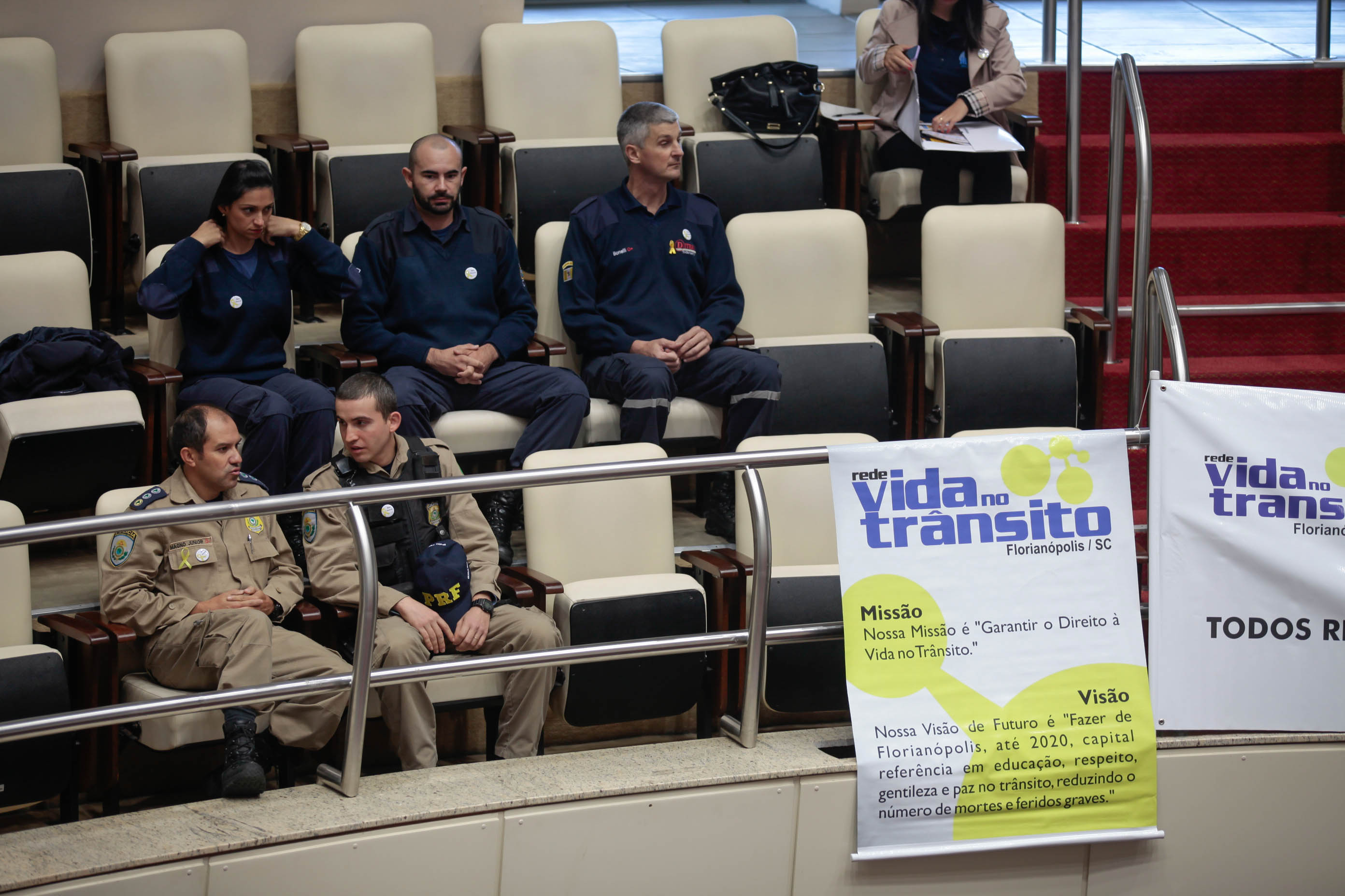 Sessão Especial para esclarecimento do Senhor Seretário de Estado e Segurança Pública sobre o Planejamento e Metas para o Cobate ao Crime no Estado de Santa Catarina.