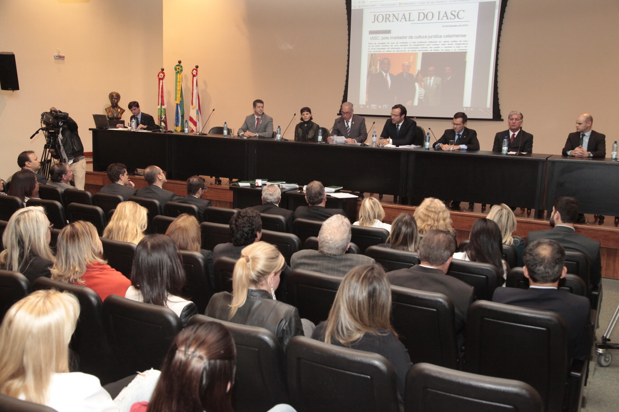 Instituto dos Advogados de SC celebra 85 anos de fundação com solenidade
