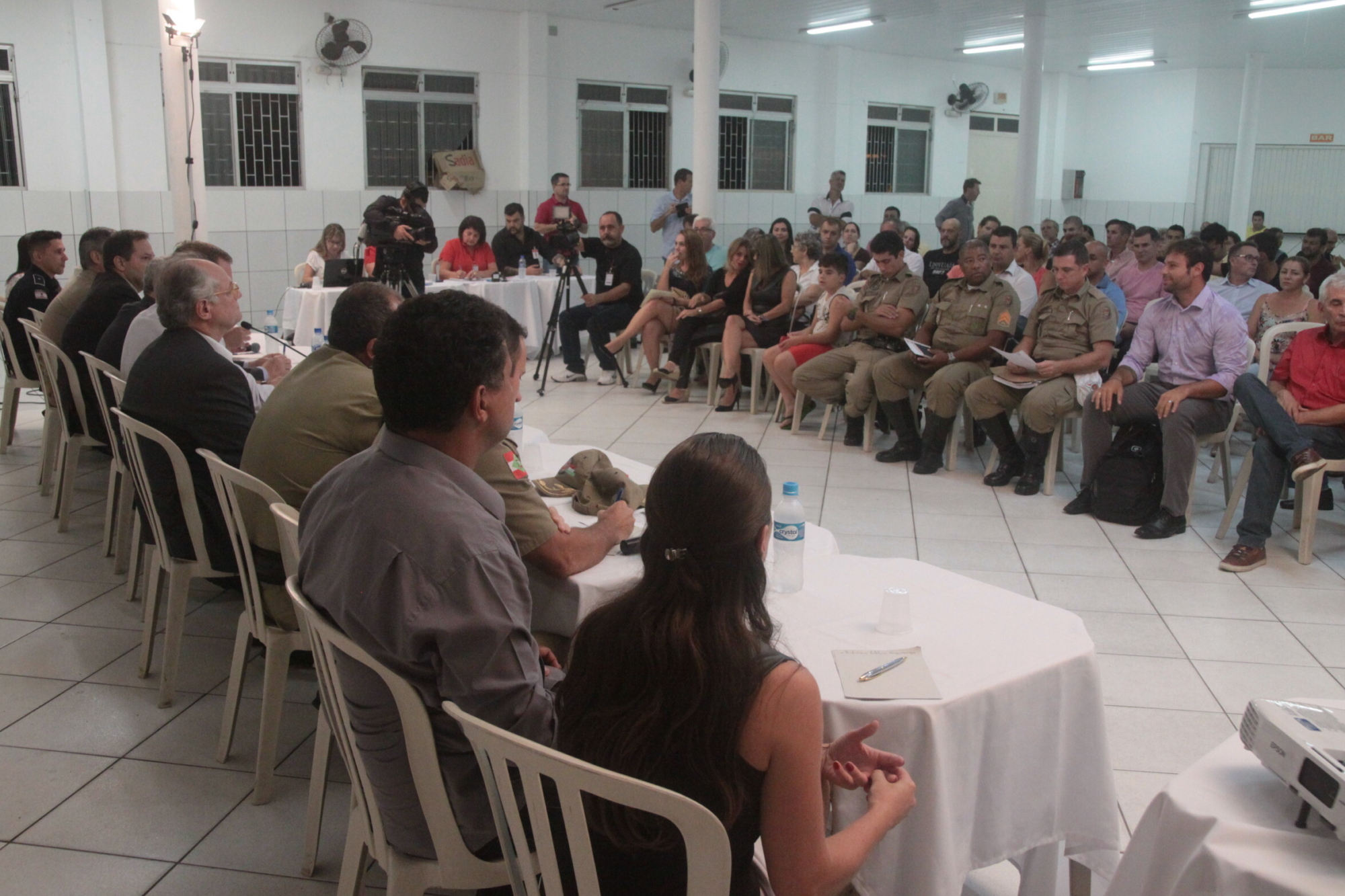 Parlamento debate iniciativas de combate à violência na Capital