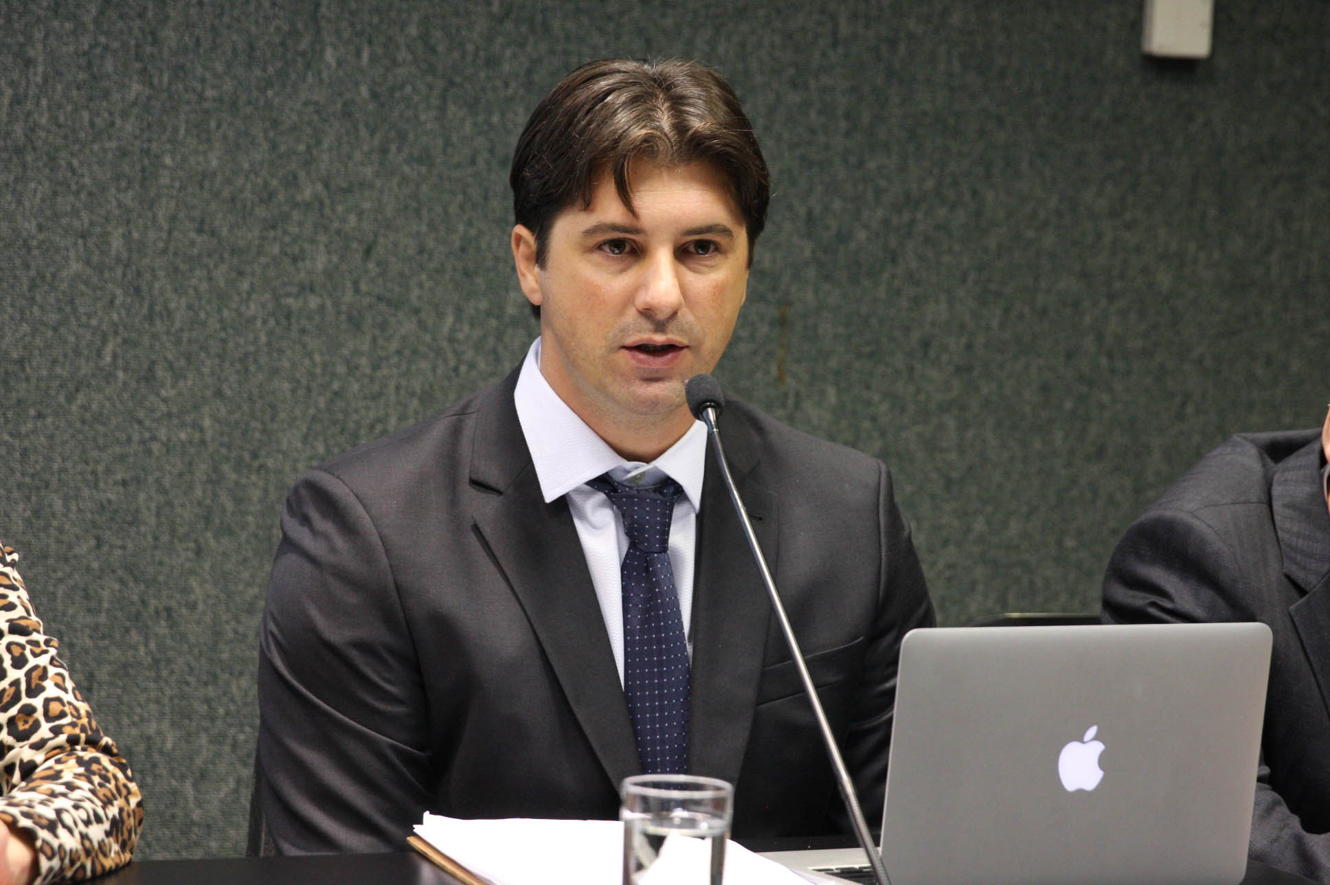 Médico Mastologista do Cepon/SC, Carlos Gustavo Crippa. Comissão da Saúde - Idade Correta para Exame de Mamografia