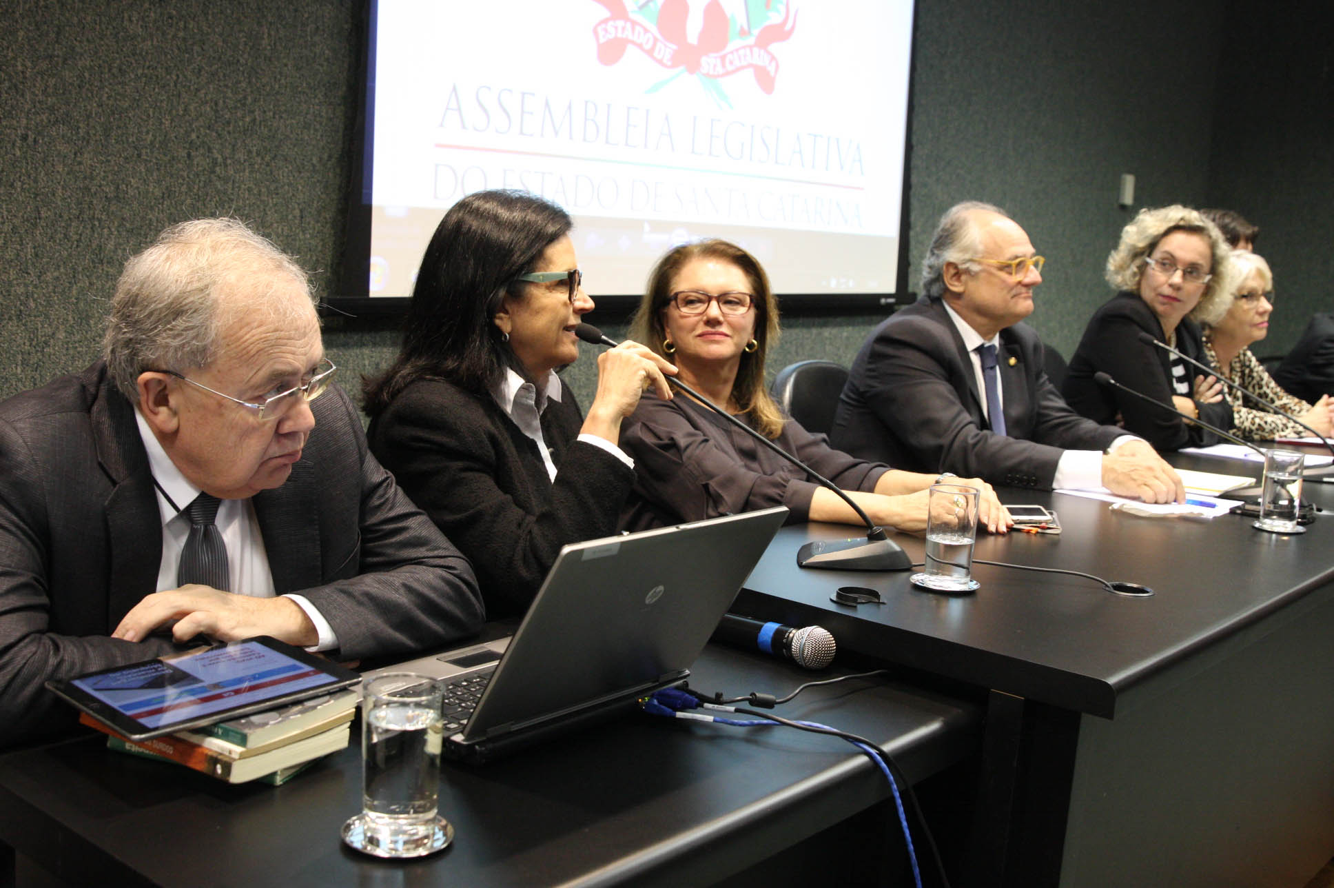 Comissão da Saúde - Idade Correta para Exame de Mamografia