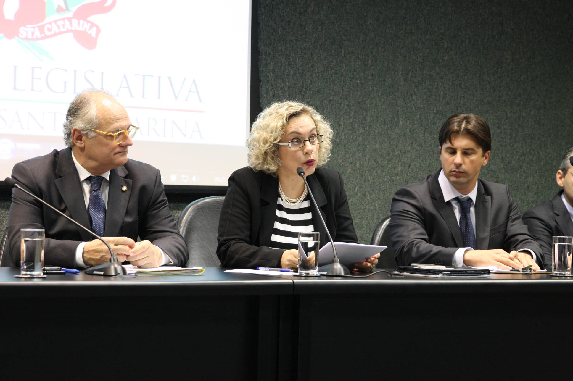 Comissão da Saúde - Idade Correta para Exame de Mamografia