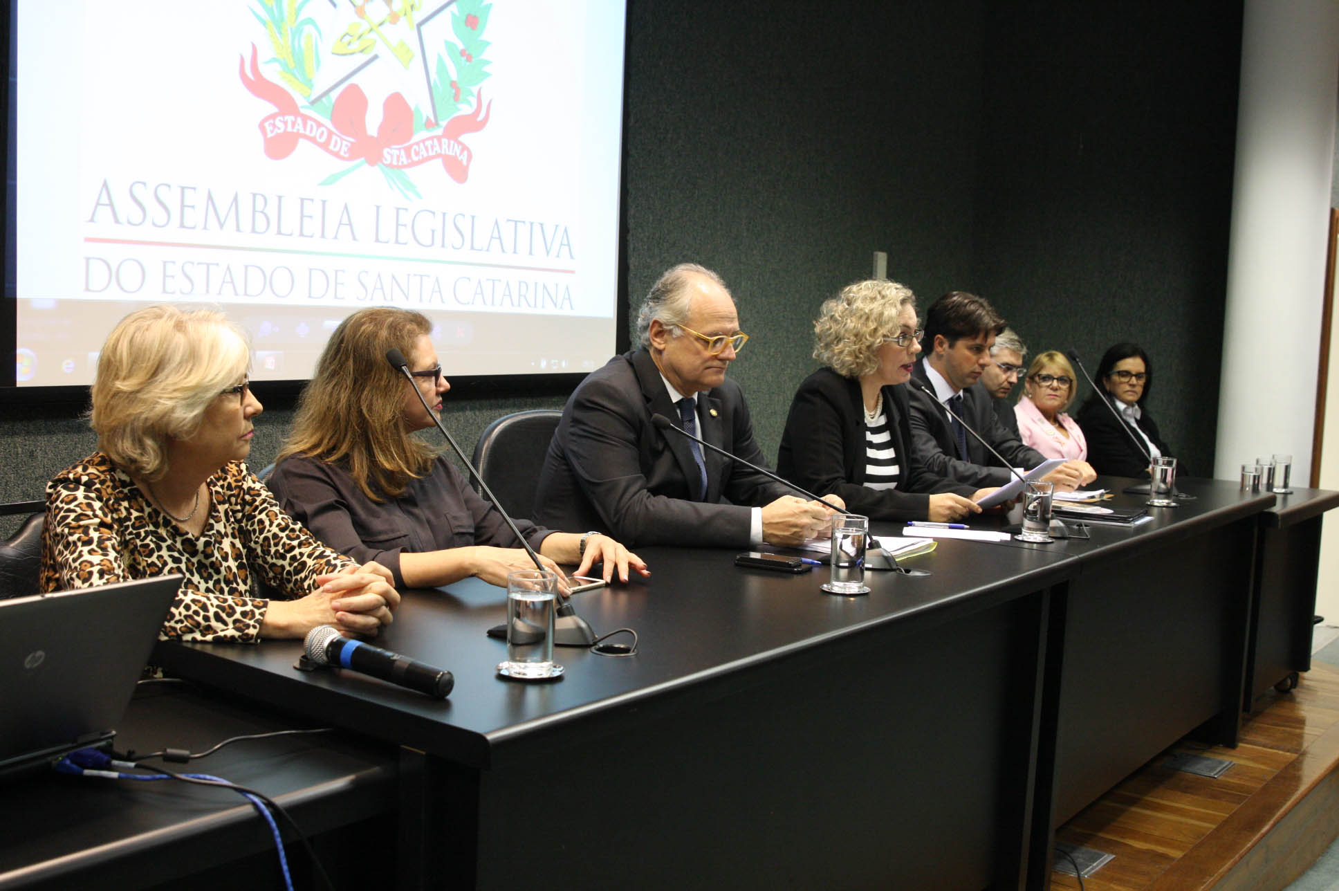 Comissão da Saúde - Idade Correta para Exame de Mamografia