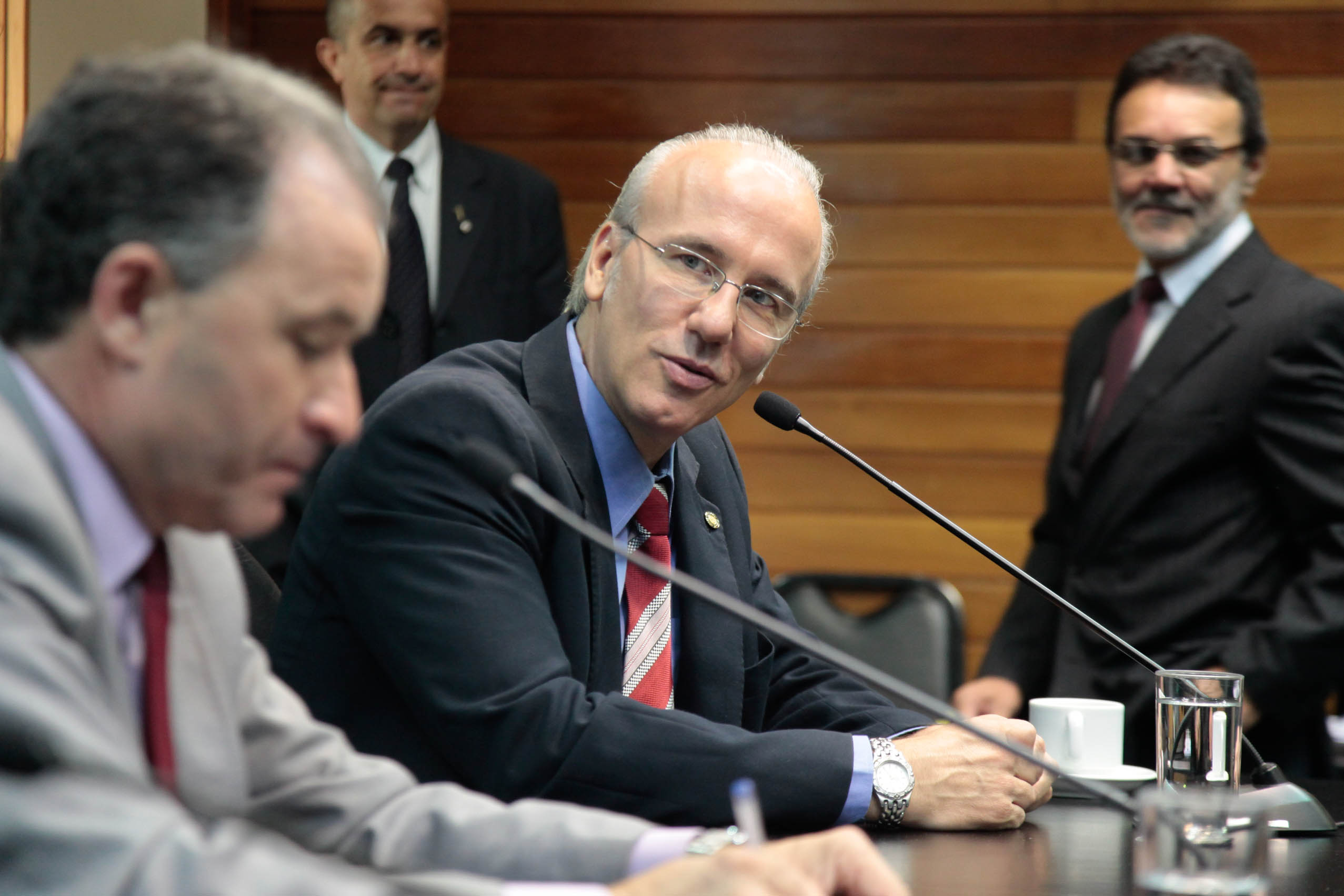 Deputado Deka May (PP) em Comissão de Finanças e Tributação