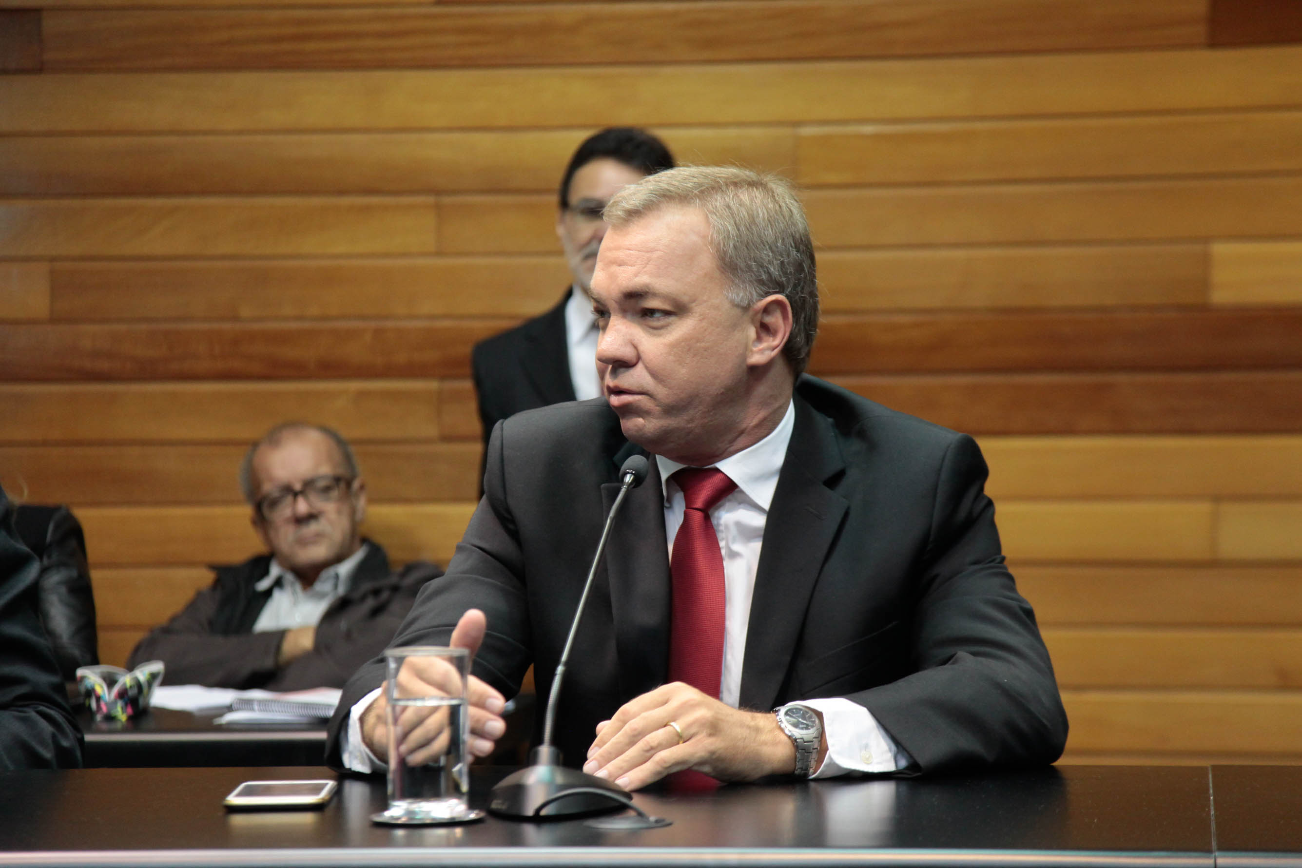 Deputado Gean Loureiro (PMDB) em Comissão de Finanças e Tributação