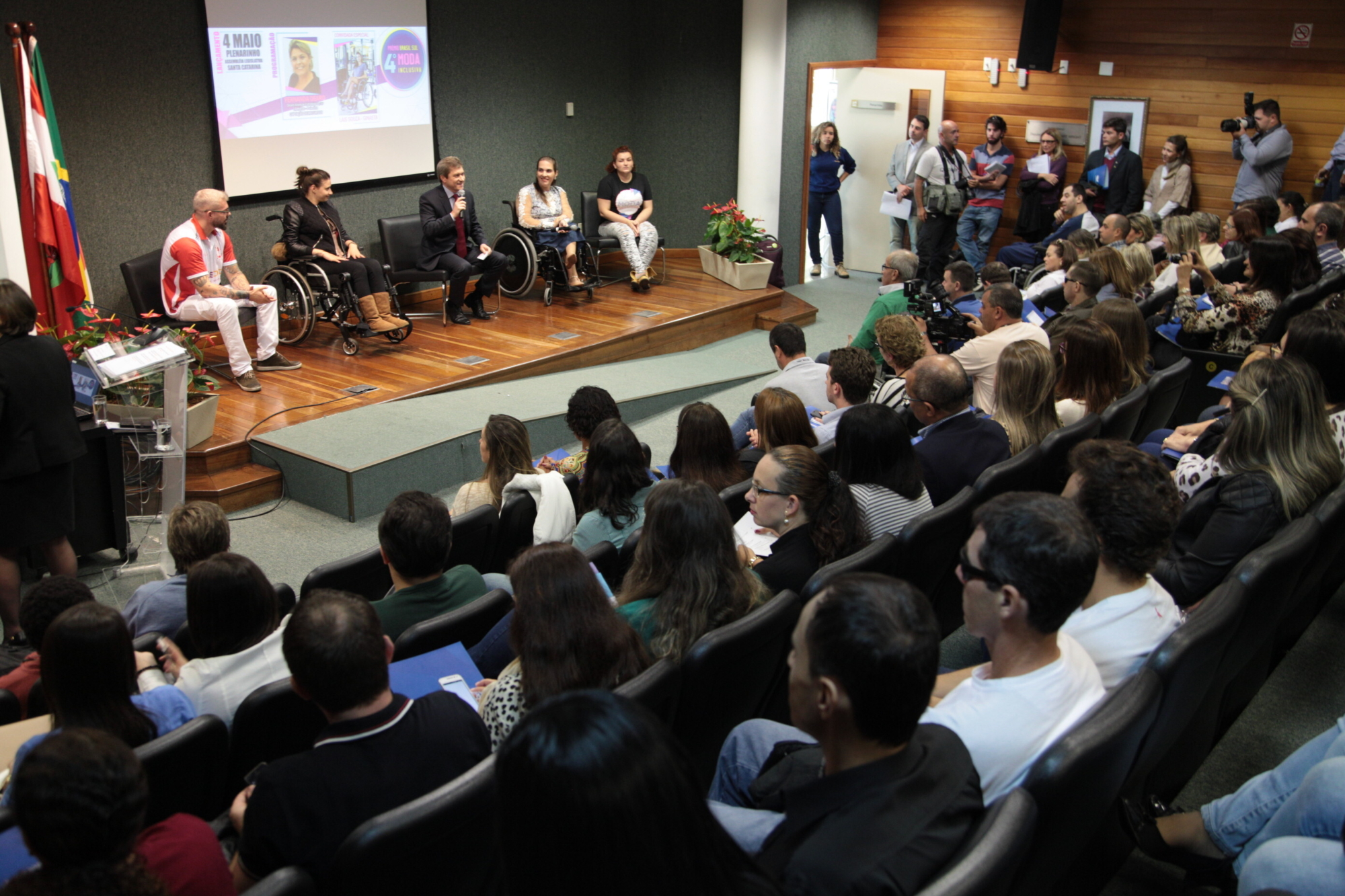 Premiação destaca criação de roupas para pessoas com deficiência