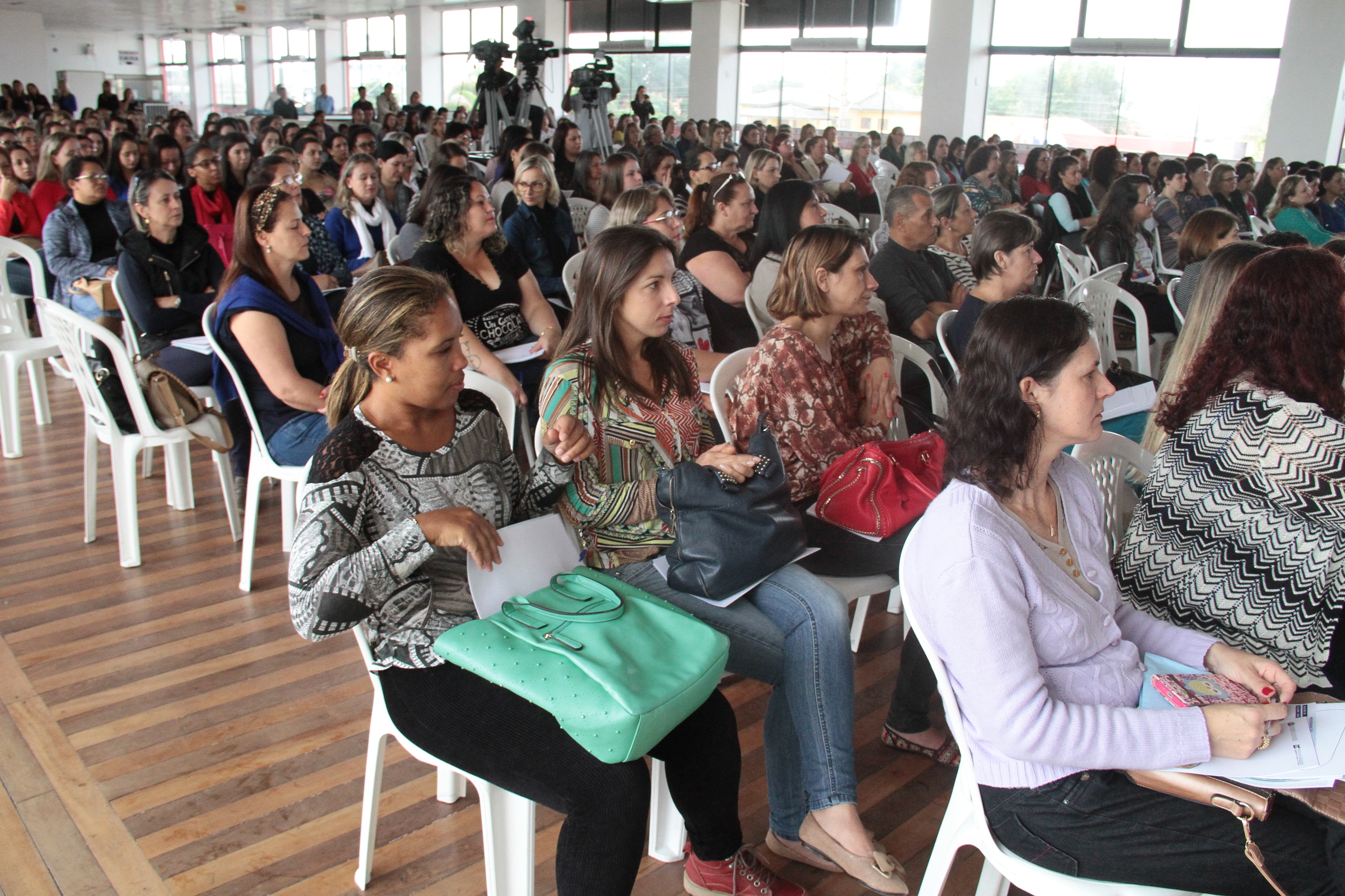 Seminário discute o Autismo e os Desafios da Educação Inclusiva - Imbituba SC.