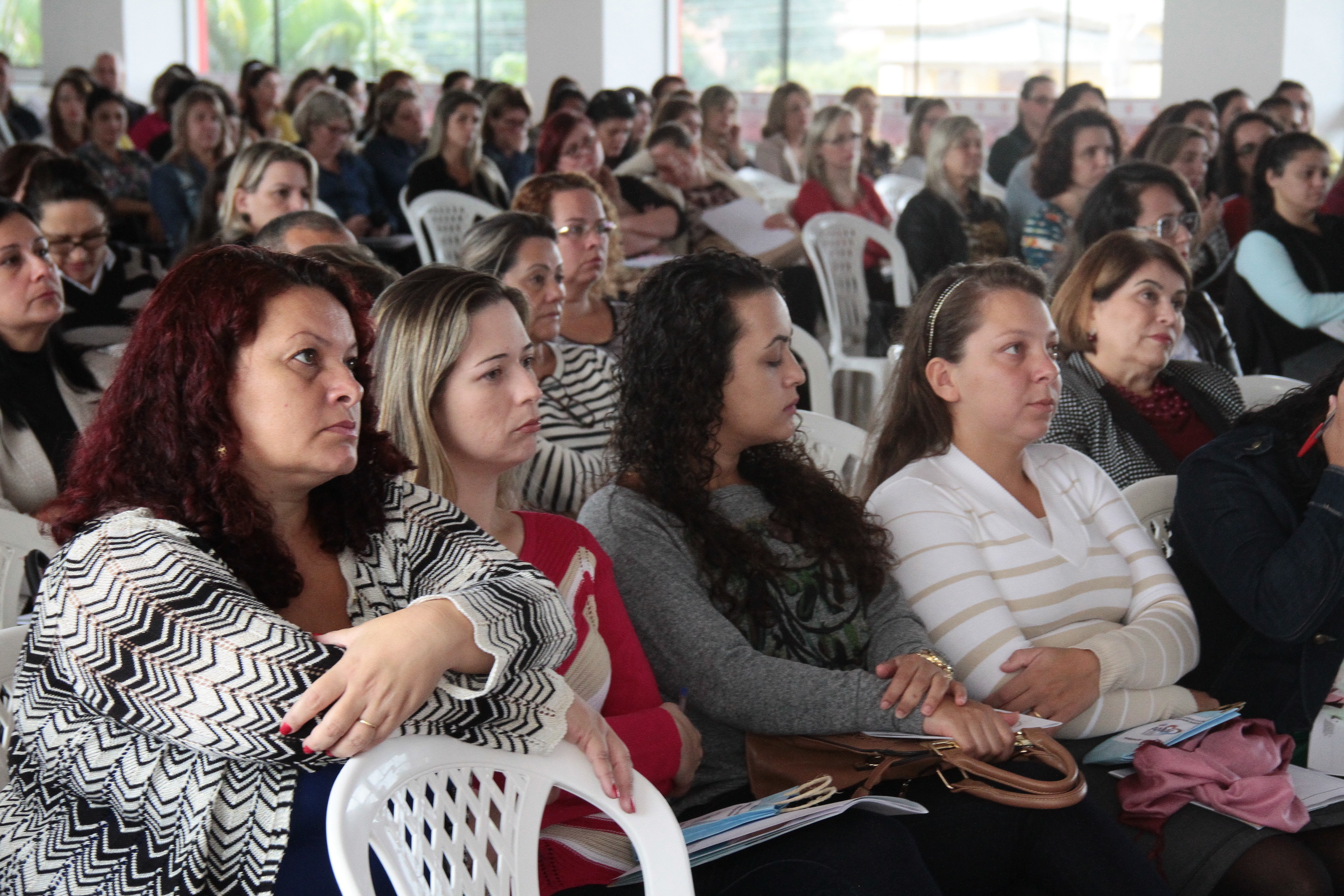 Seminário discute o Autismo e os Desafios da Educação Inclusiva - Imbituba SC.