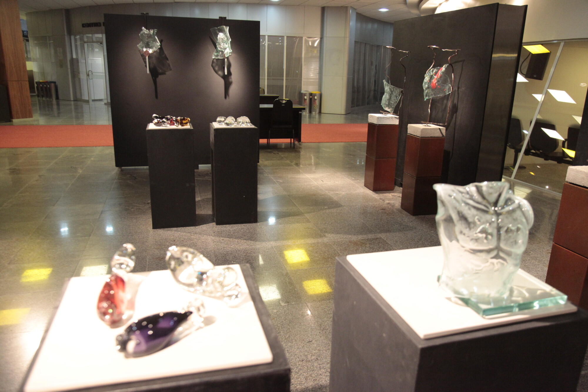 Exposição Corpos Invisíveis retrata fascinação pelo ideal grego de beleza