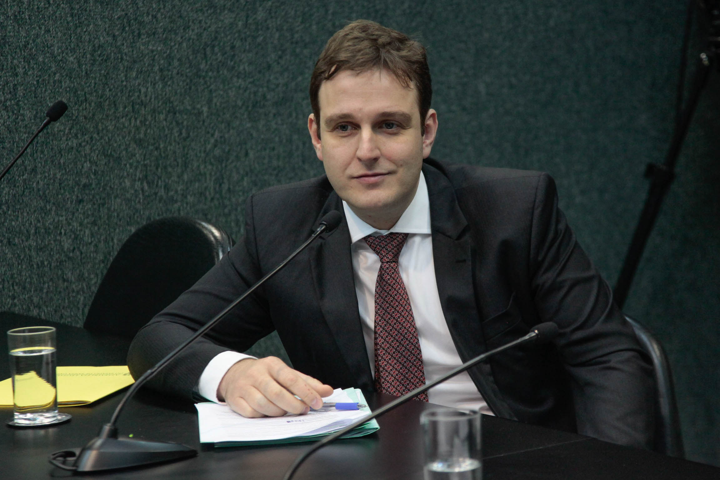 Deputado Ricardo Guidi (PSD) em Comissão de Constituição e Justiça