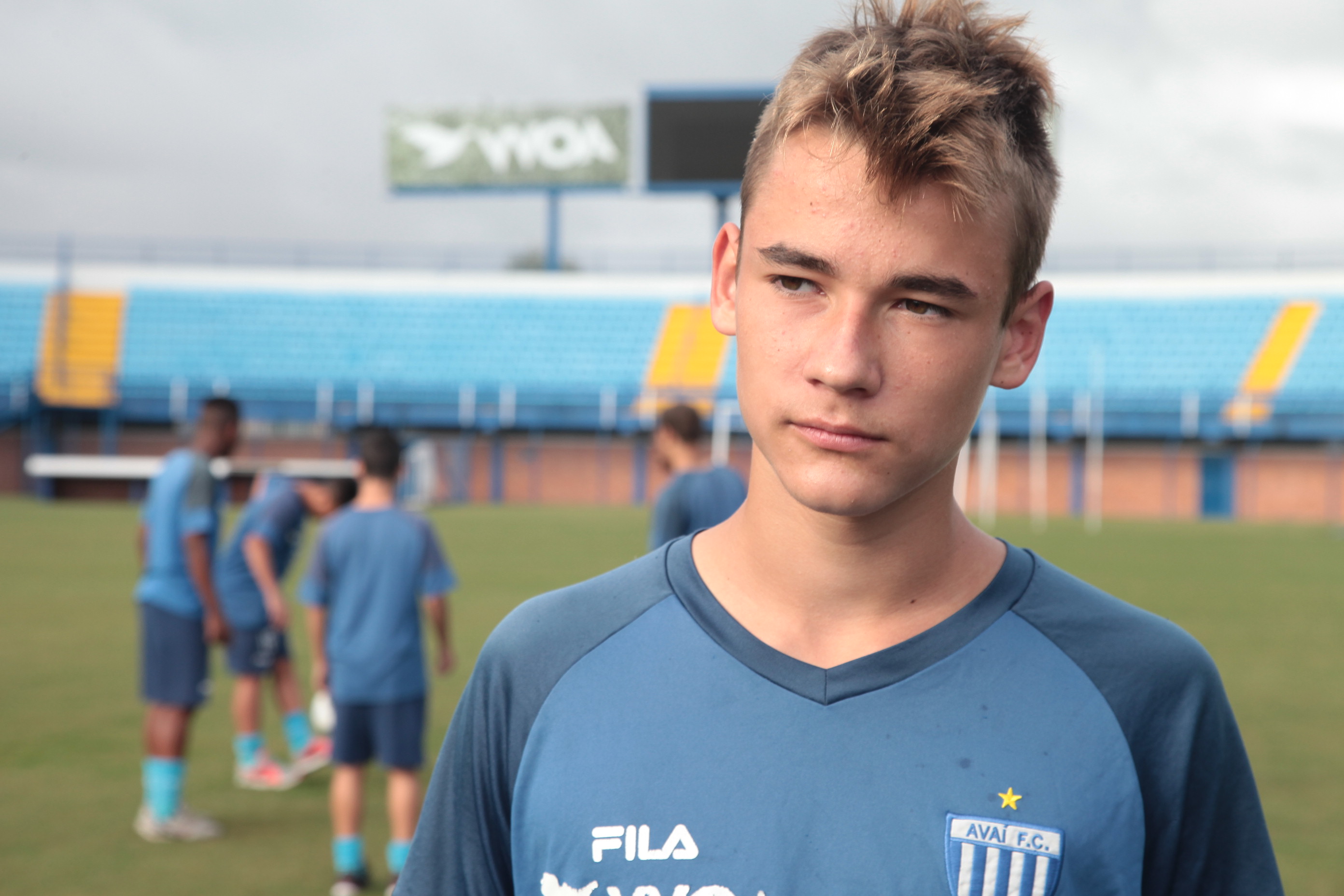 Davi Basso. Projeto de Lei visa responsabilizar clubes de futebol pela frequência escolar dos atletas.