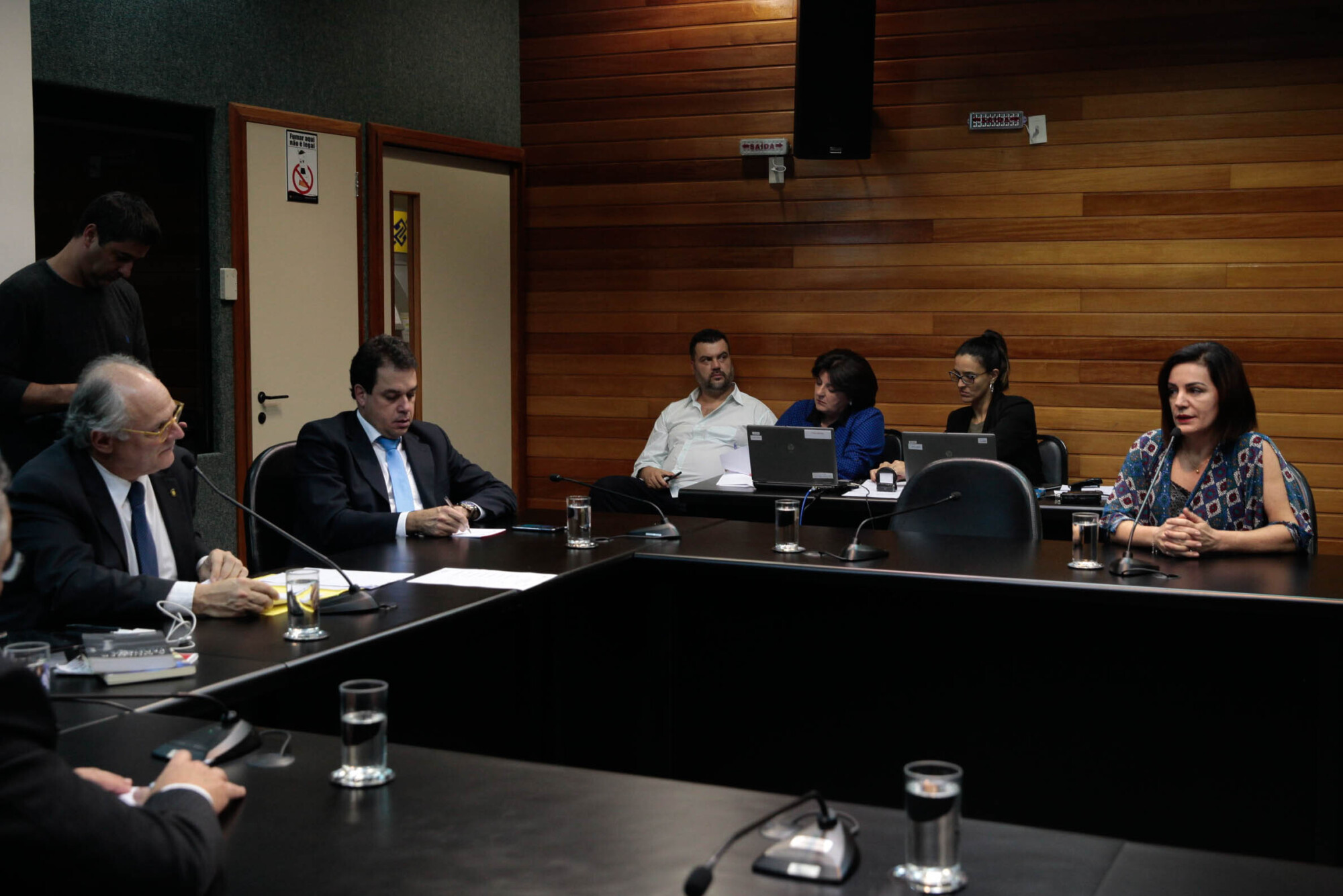 CPI dos Medicamentos recebe representante do Sindicato das Academias