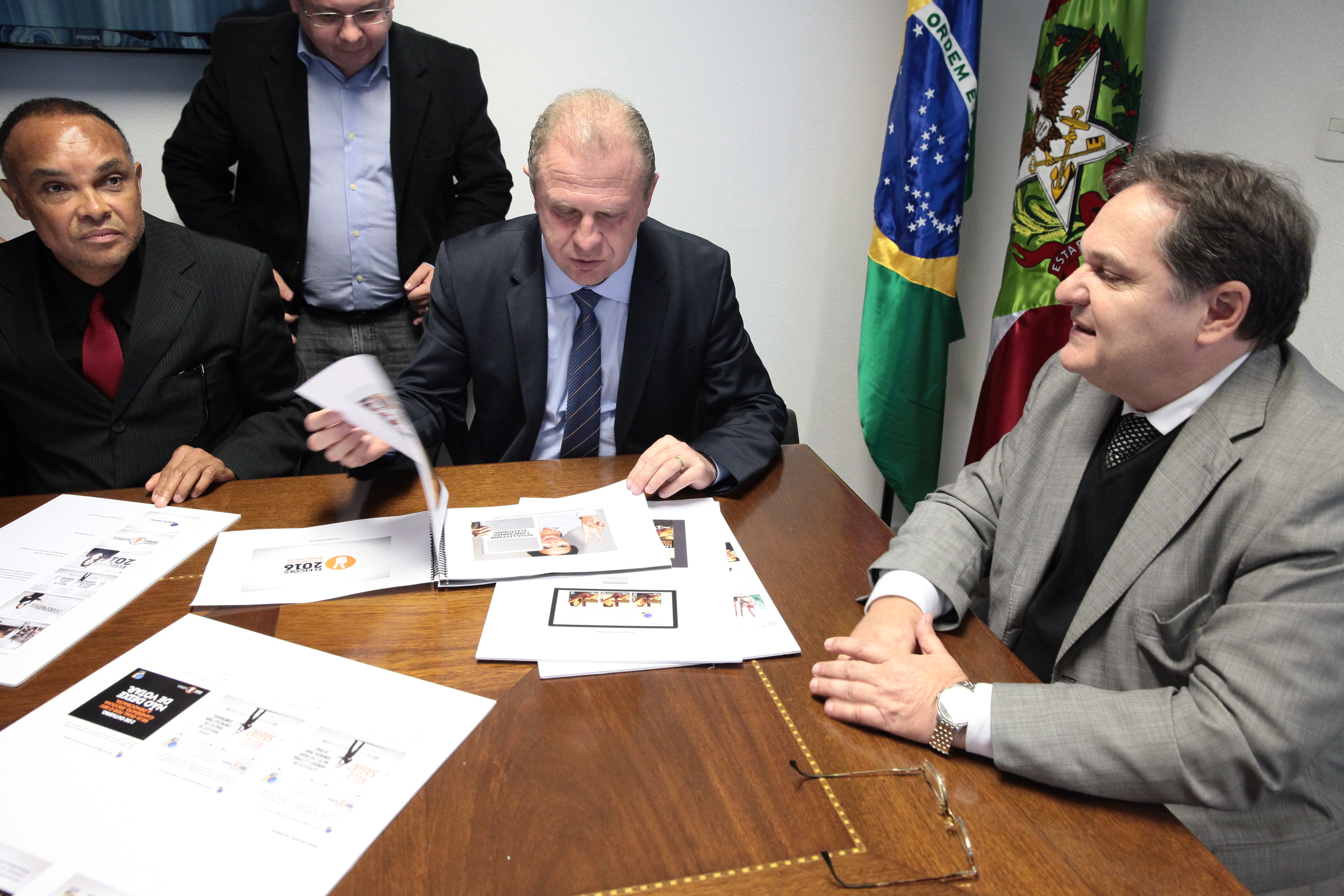 Assembleia Legislativa e o Tribunal Regional Eleitoral assinam convênio.
