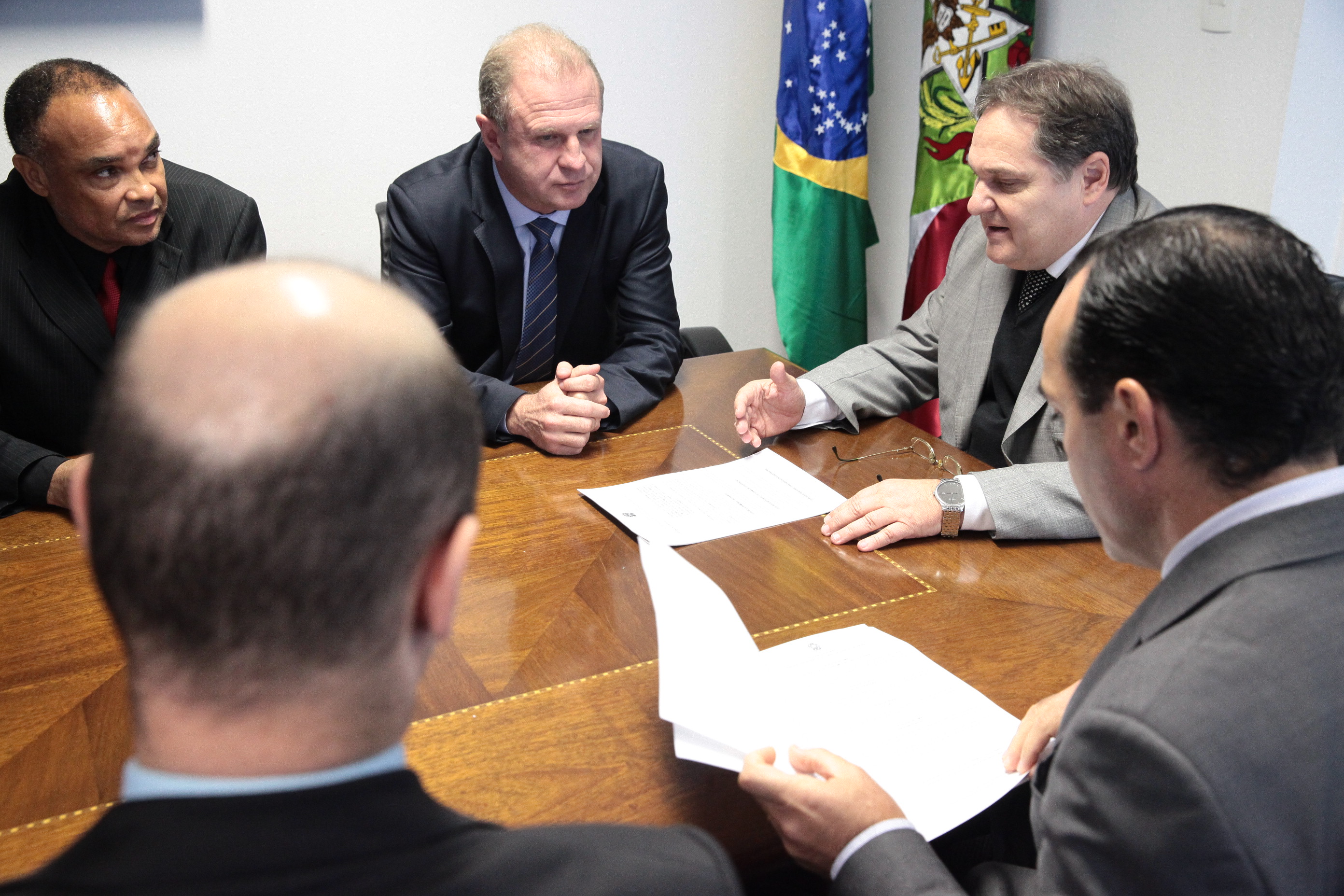 Assembleia Legislativa e o Tribunal Regional Eleitoral assinam convênio.