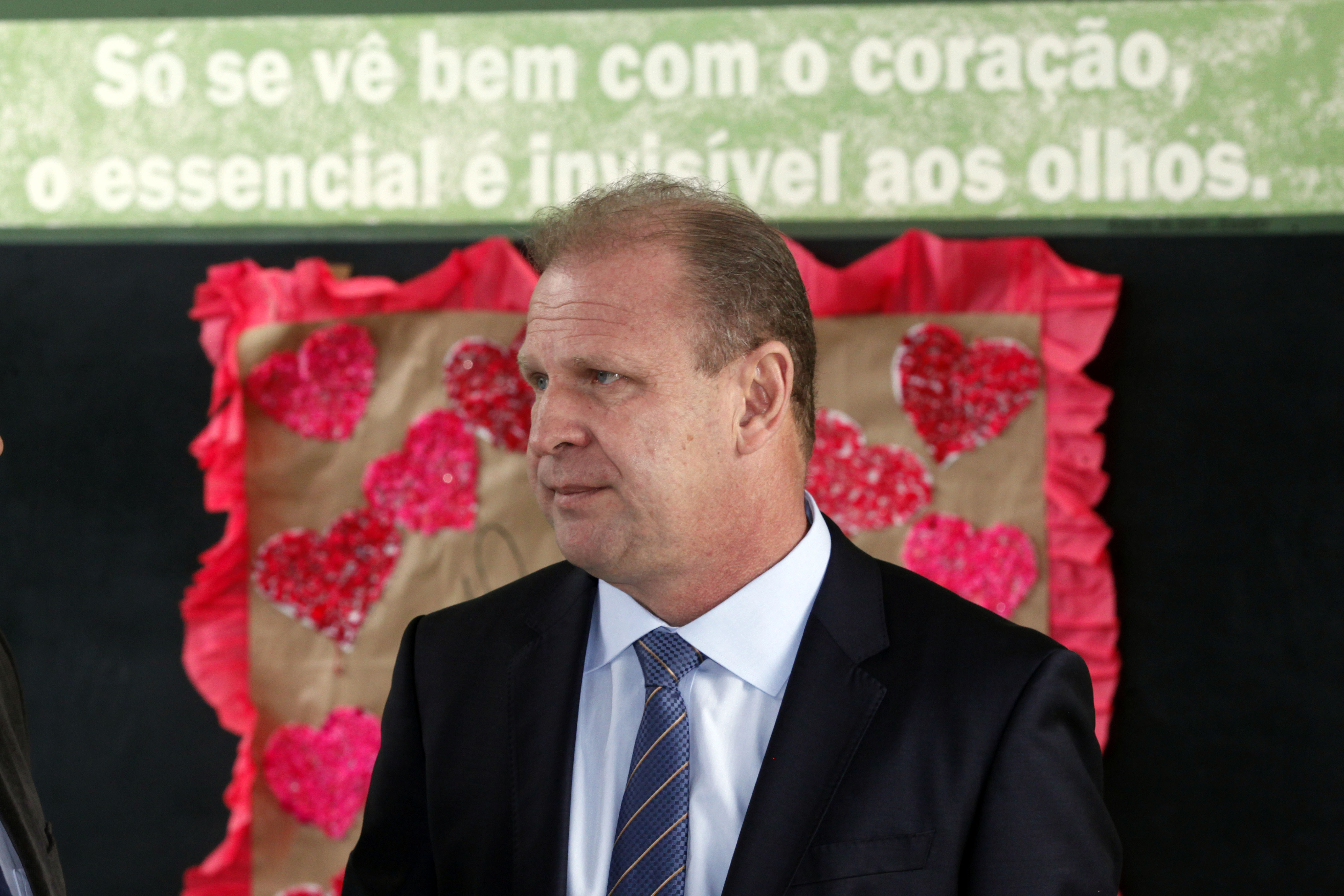 Gelson Merisio visita APAE de Joinville.