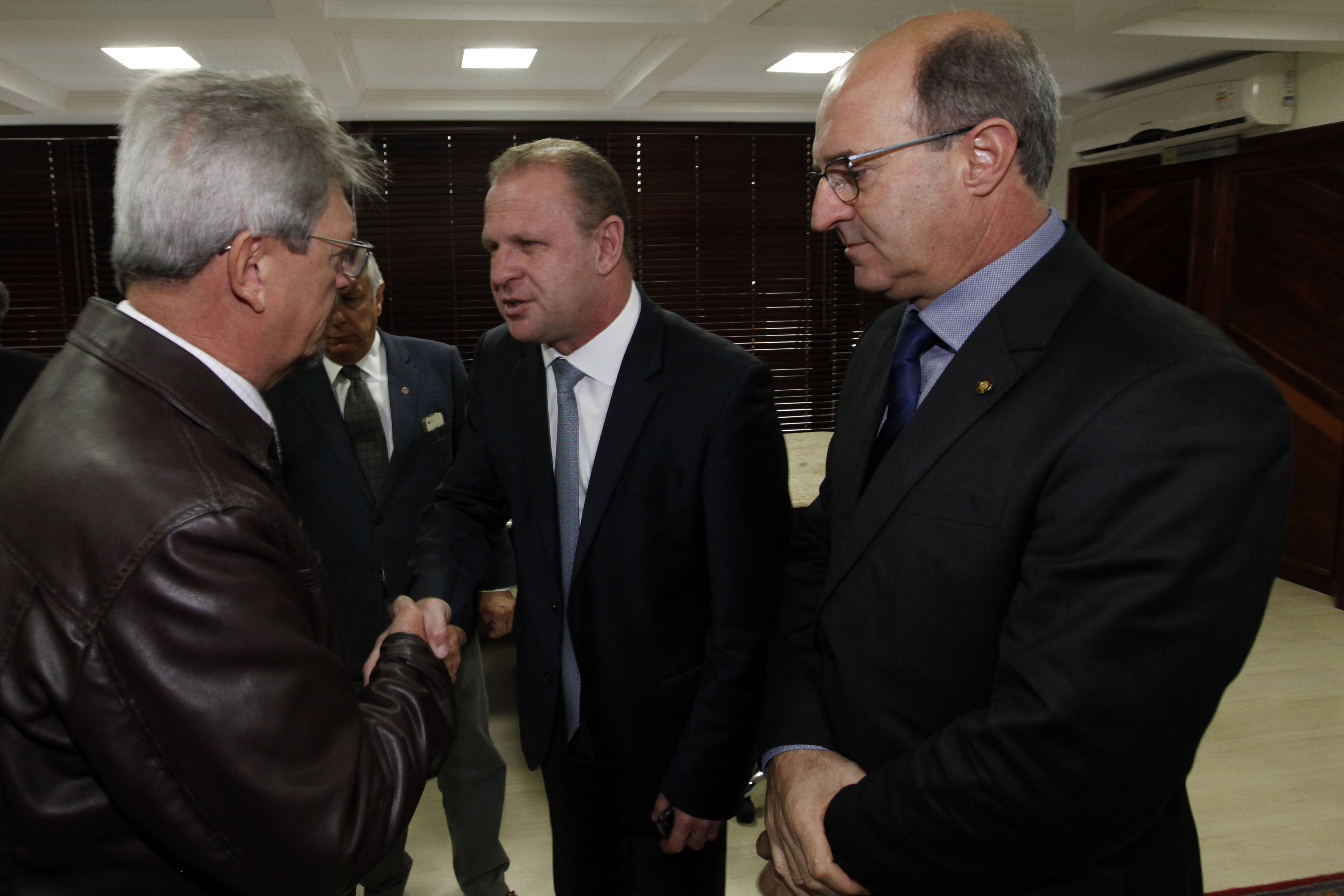 Presidente da Assembleia Legislativa Gelson Merisio esteve reunido nesta manhã com diretores dos hospitais filantrópicos de Santa Catarina para discutir sobre a crise das instituições de saúde.