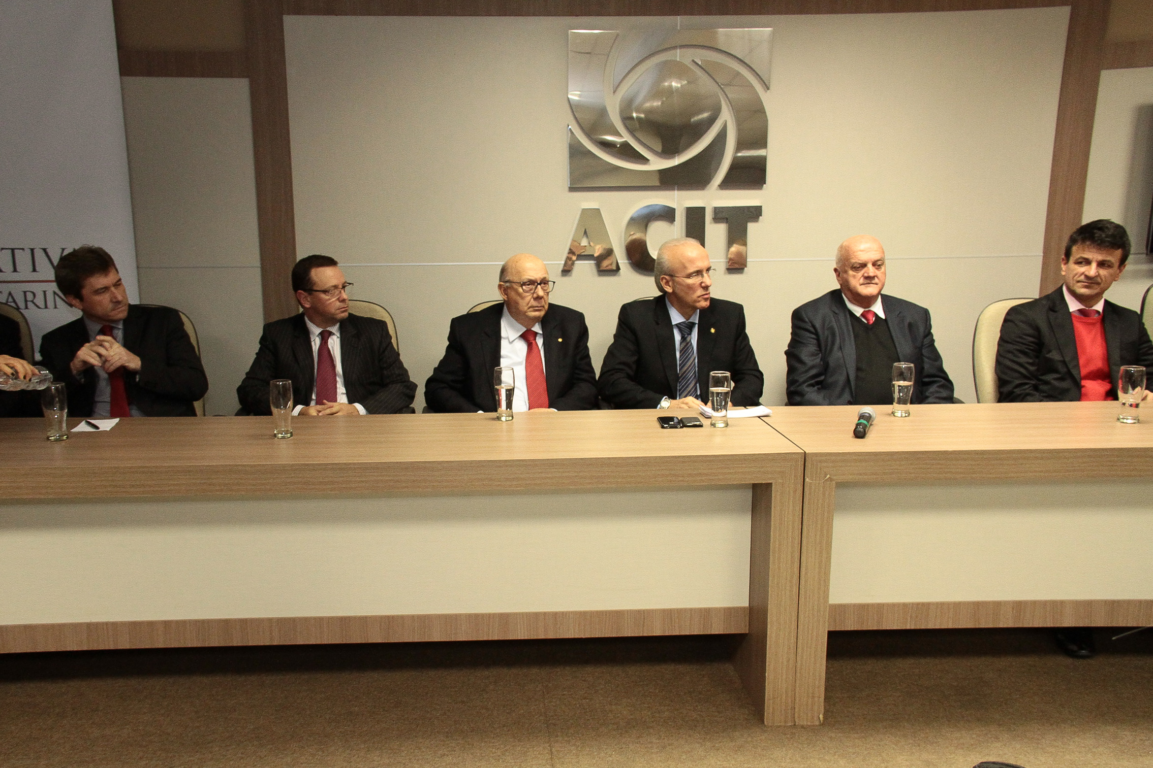 Ato Parlamentar Solene em comemoração aos 146 anos de Emancipação Política e Administração do Município de Tubarão.