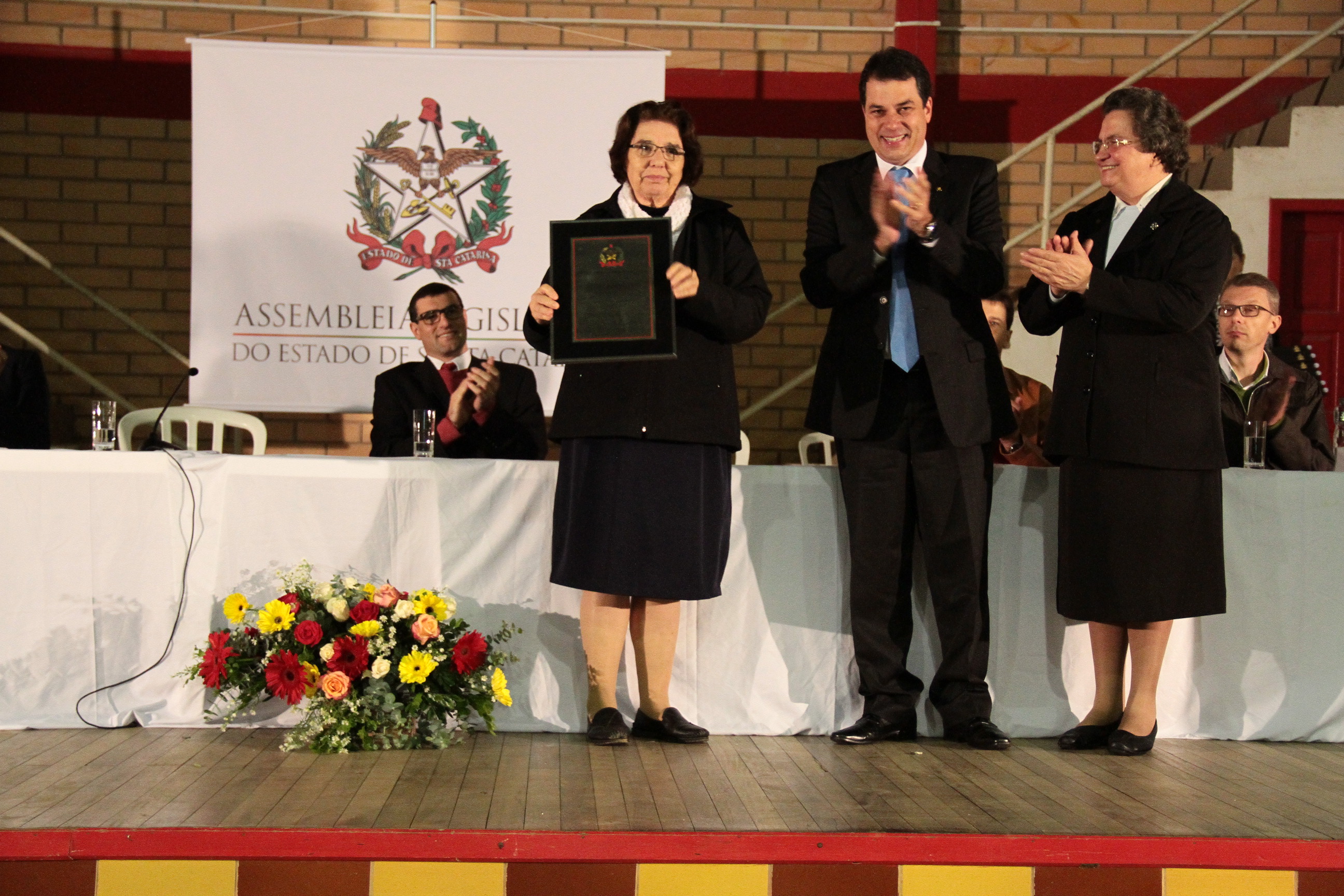 Ato Solene em homenagem ao Colégio Sagrada Família em comemoração aos 80 anos de fundação pelas as Irmãs Escolares de Nossa Senhora - Forquilhinha/SC.