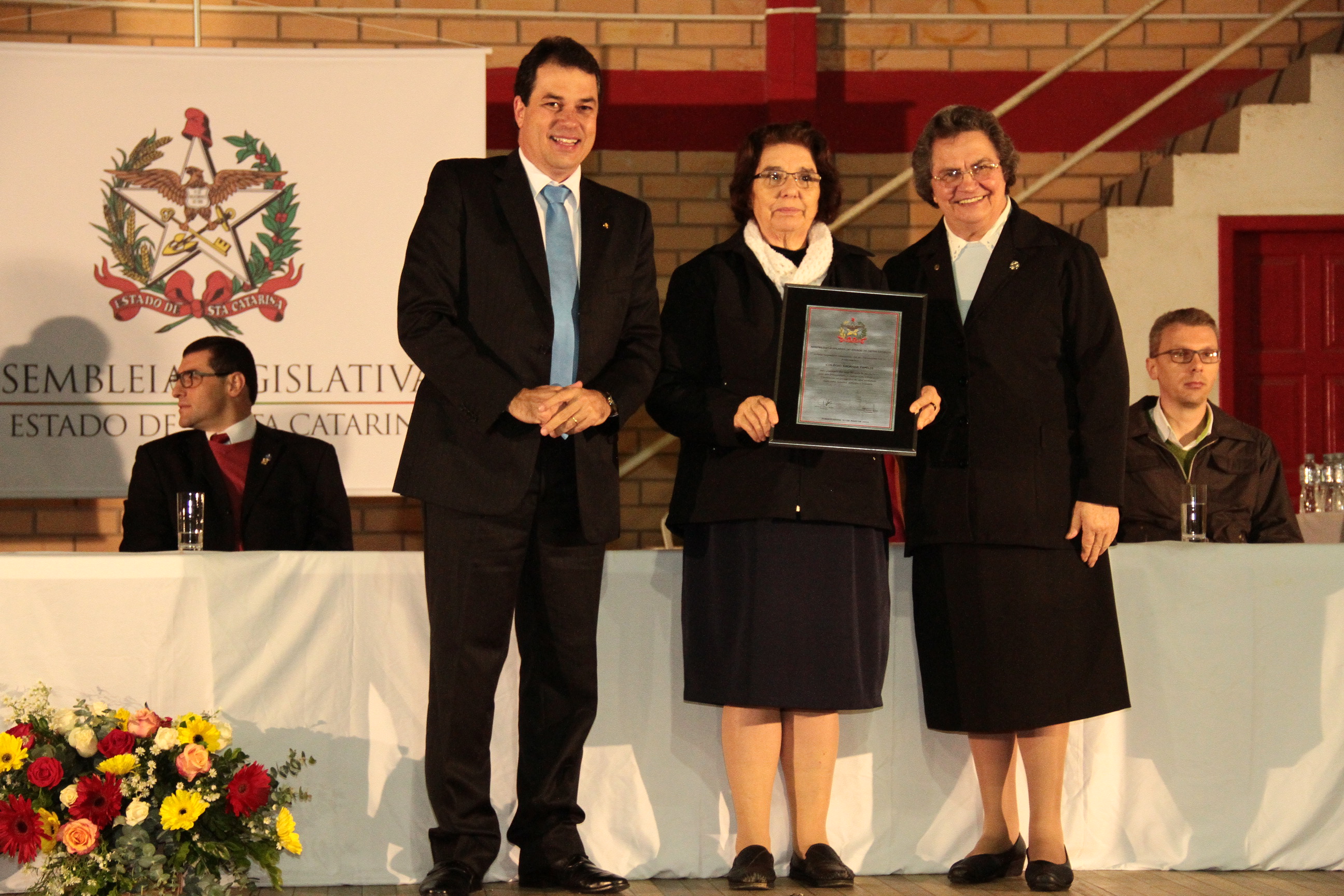 Ato Solene em homenagem ao Colégio Sagrada Família em comemoração aos 80 anos de fundação pelas as Irmãs Escolares de Nossa Senhora - Forquilhinha/SC.