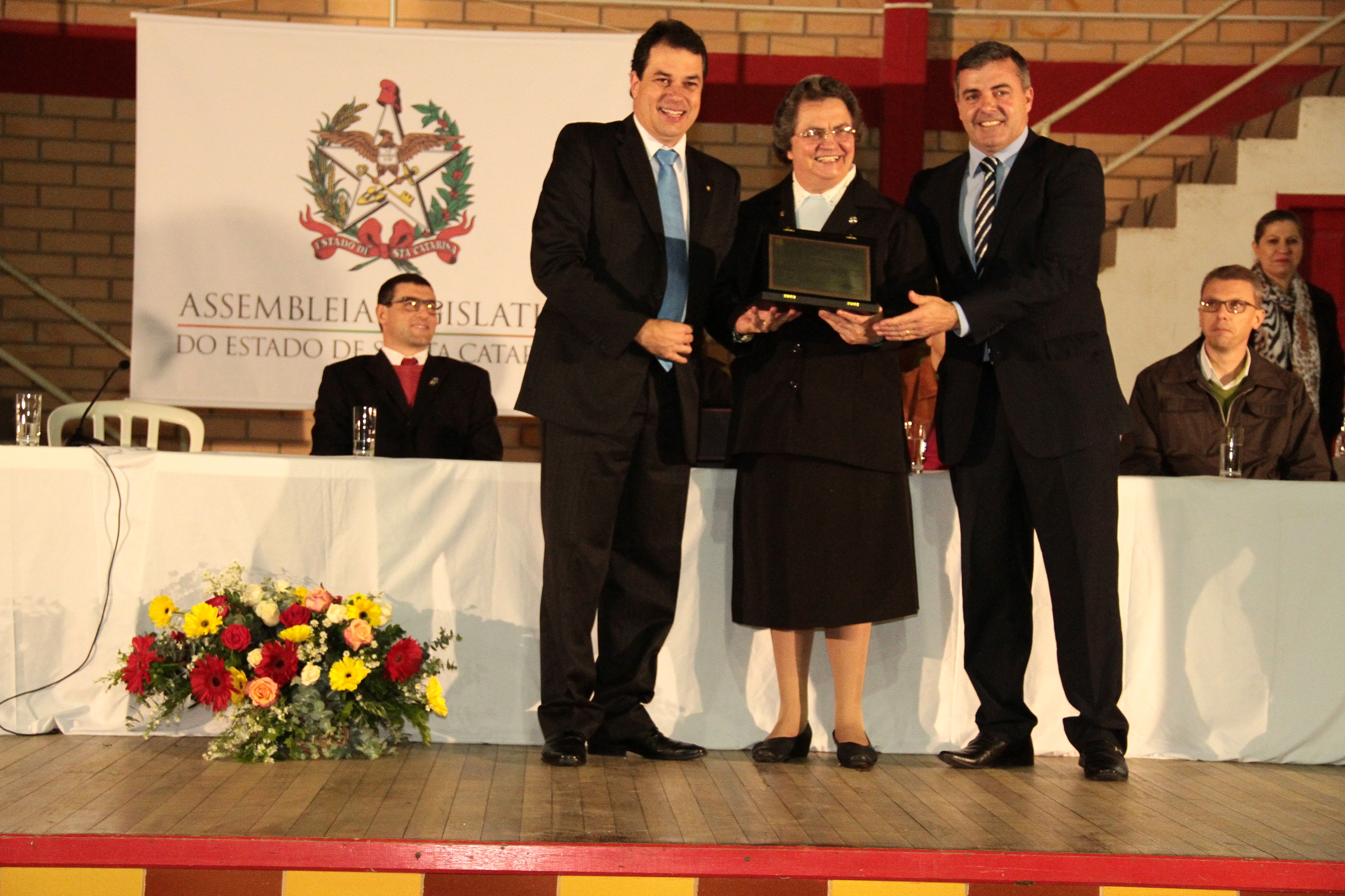 Ato Solene em homenagem ao Colégio Sagrada Família em comemoração aos 80 anos de fundação pelas as Irmãs Escolares de Nossa Senhora - Forquilhinha/SC.