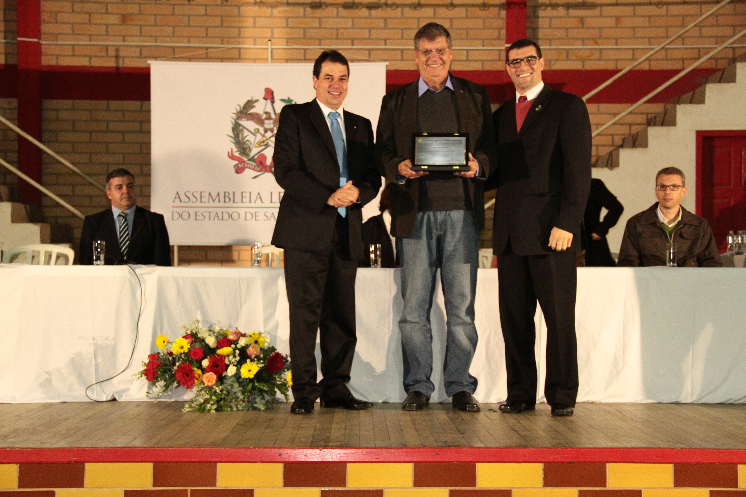 Ato Solene em homenagem ao Colégio Sagrada Família em comemoração aos 80 anos de fundação pelas as Irmãs Escolares de Nossa Senhora - Forquilhinha/SC.