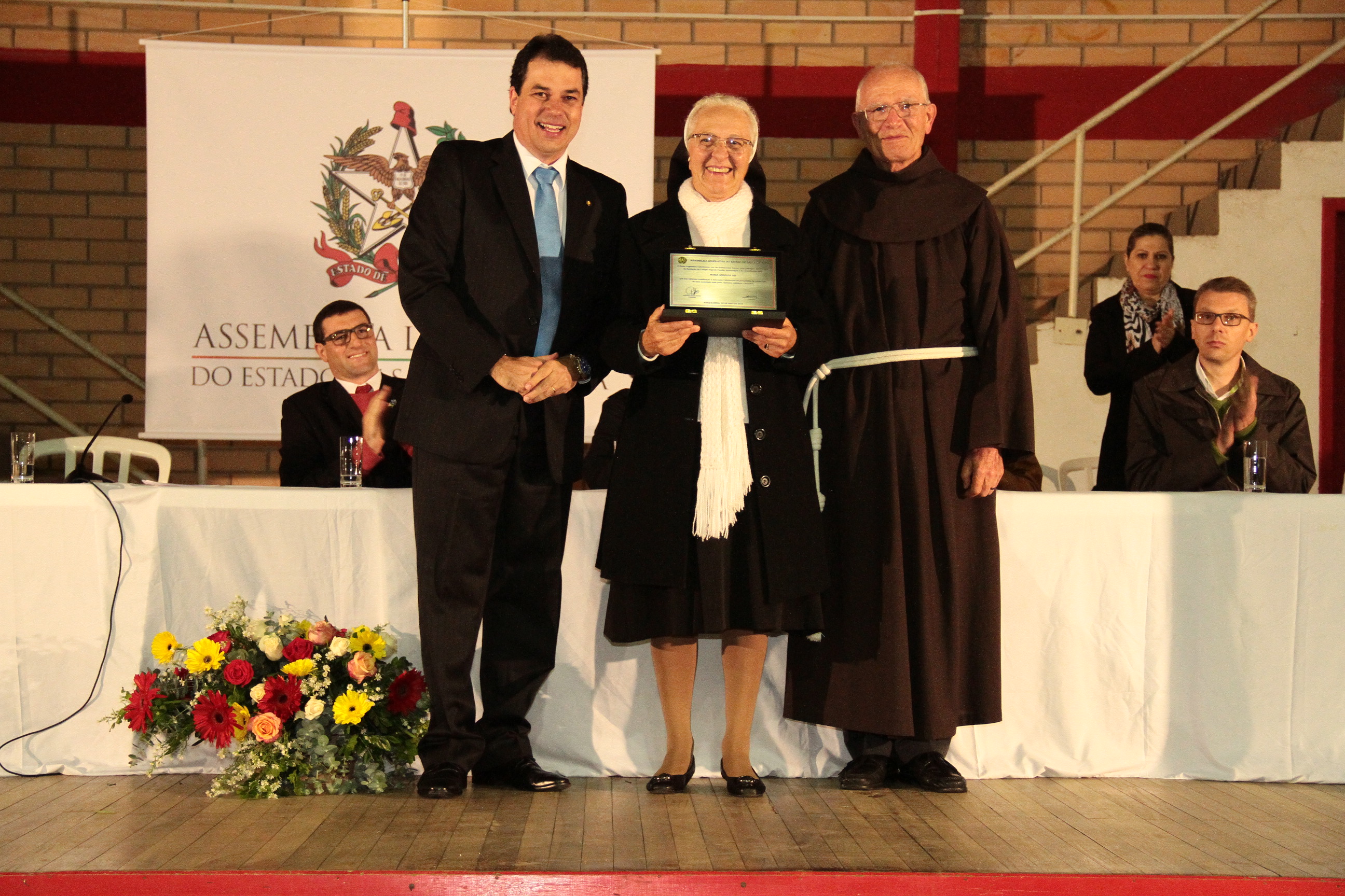 Ato Solene em homenagem ao Colégio Sagrada Família em comemoração aos 80 anos de fundação pelas as Irmãs Escolares de Nossa Senhora - Forquilhinha/SC.