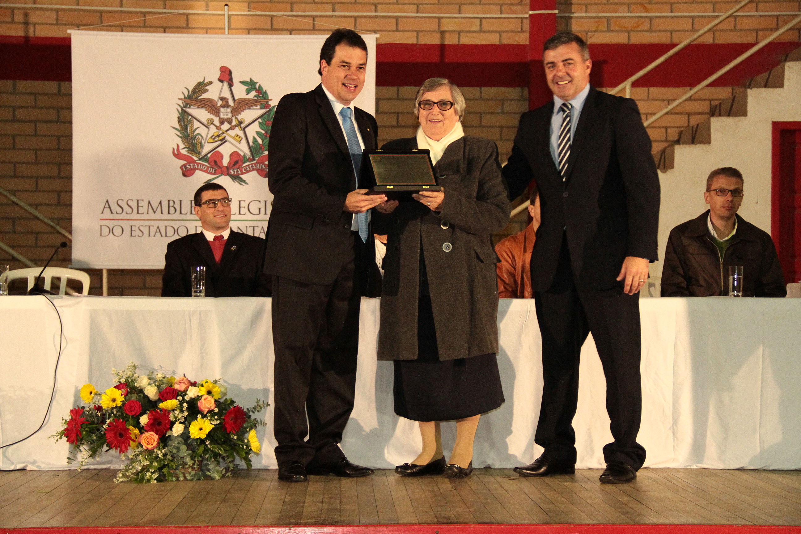 Ato Solene em homenagem ao Colégio Sagrada Família em comemoração aos 80 anos de fundação pelas as Irmãs Escolares de Nossa Senhora - Forquilhinha/SC.