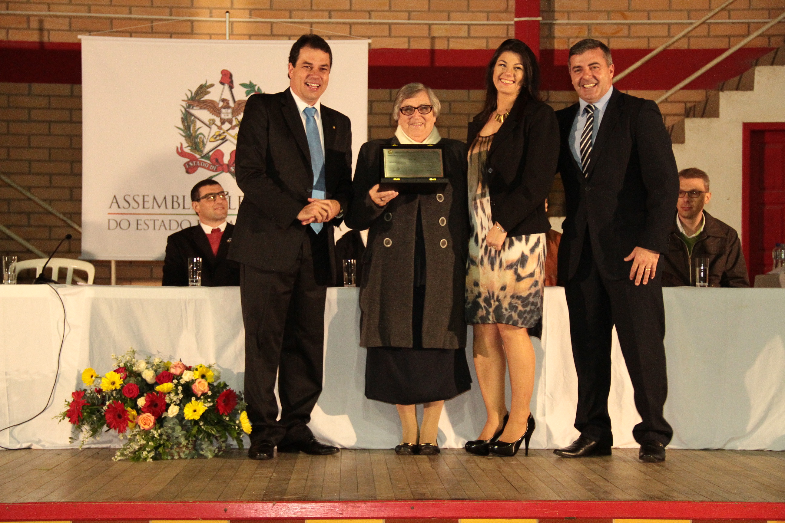 Ato Solene em homenagem ao Colégio Sagrada Família em comemoração aos 80 anos de fundação pelas as Irmãs Escolares de Nossa Senhora - Forquilhinha/SC.