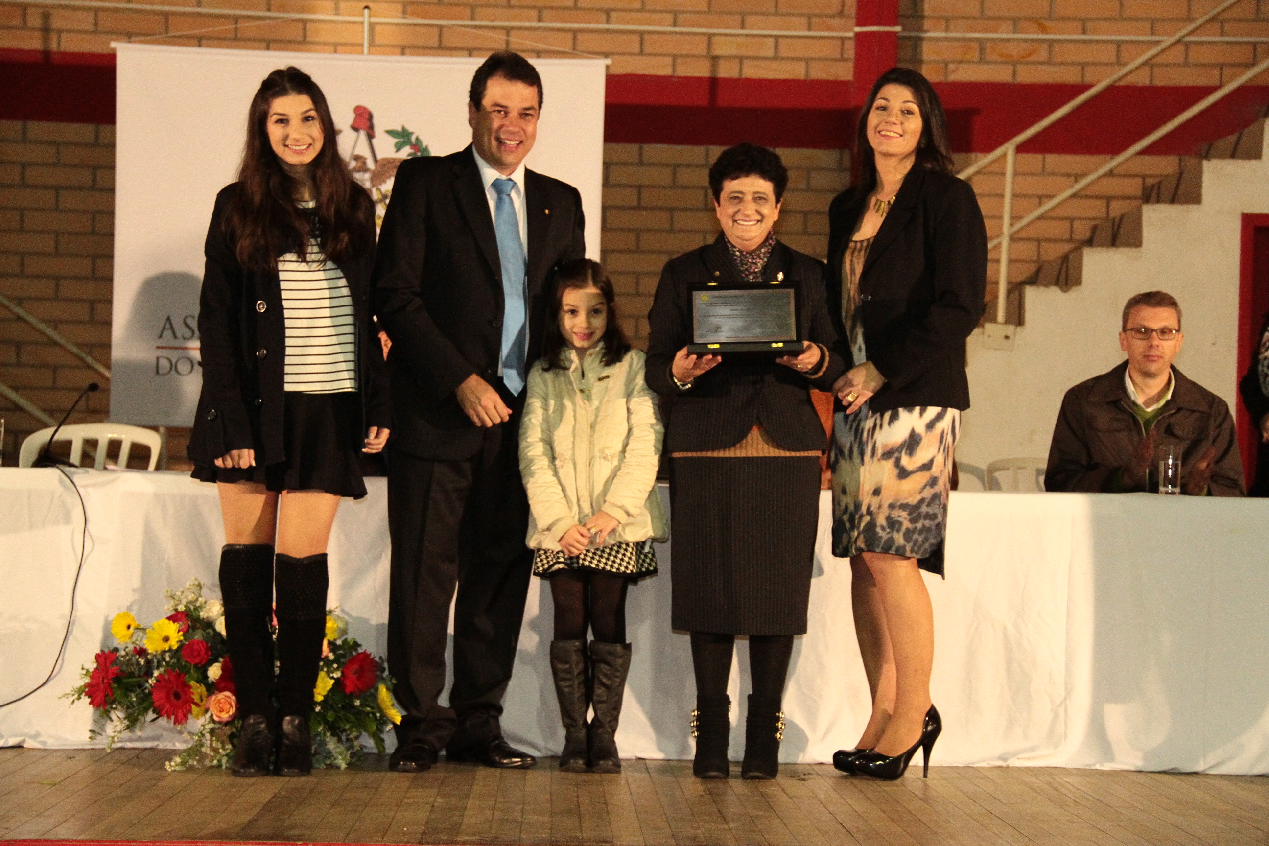 Ato Solene em homenagem ao Colégio Sagrada Família em comemoração aos 80 anos de fundação pelas as Irmãs Escolares de Nossa Senhora - Forquilhinha/SC.