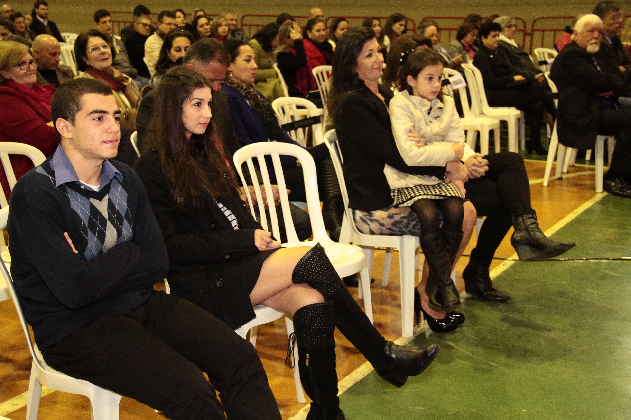 Ato Solene em homenagem ao Colégio Sagrada Família em comemoração aos 80 anos de fundação pelas as Irmãs Escolares de Nossa Senhora - Forquilhinha/SC.