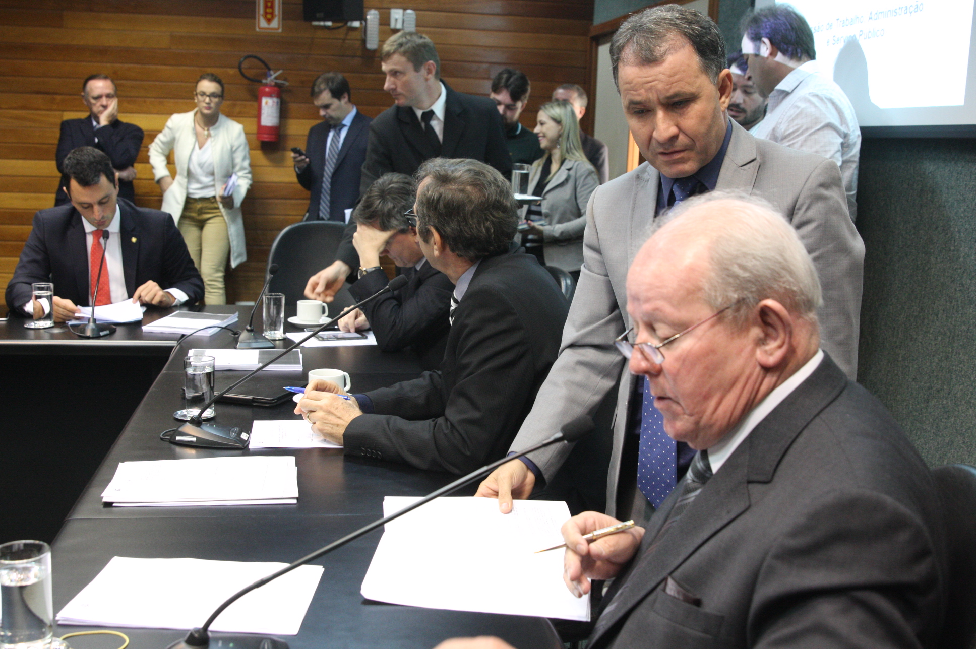 Comissão Simultânea Finanças e Trabalho