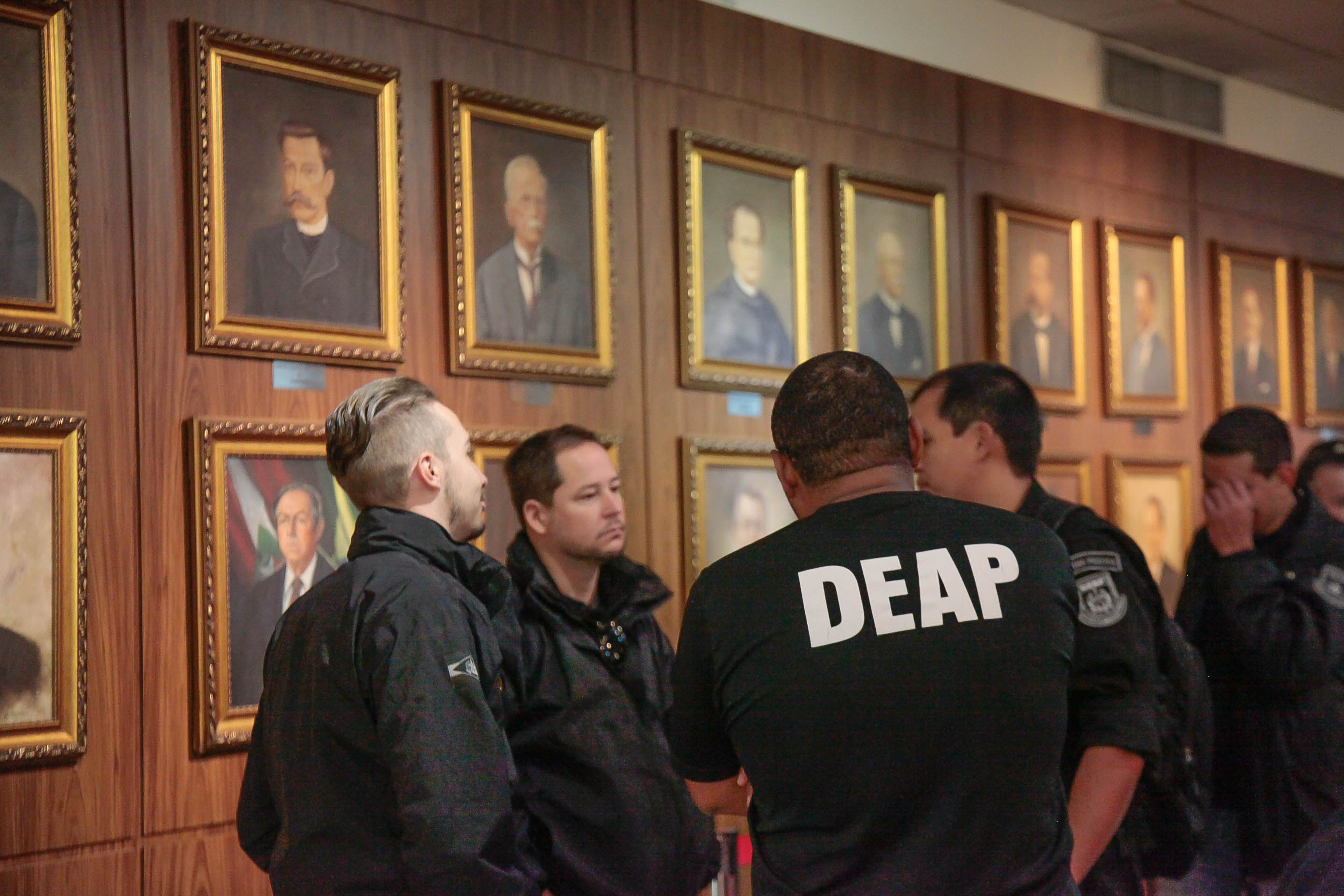 Servidores do DEAP acompanham a reunião das Comissões
