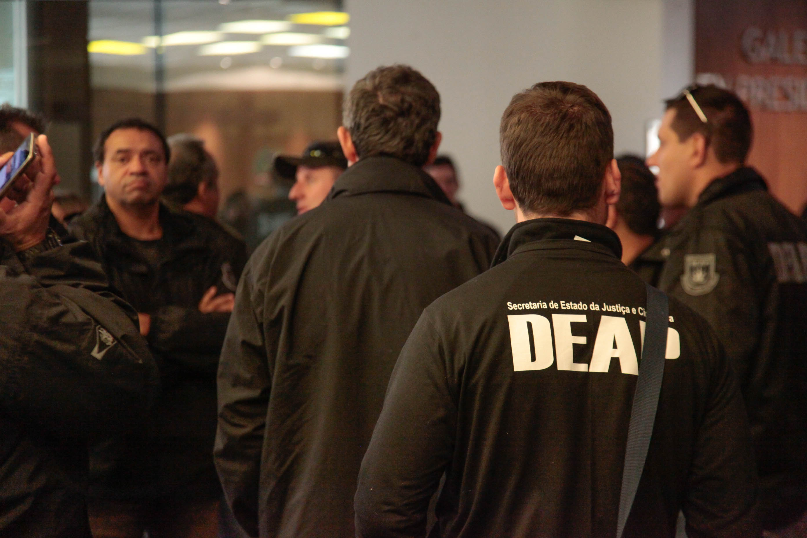 Servidores do DEAP acompanham a reunião das Comissões