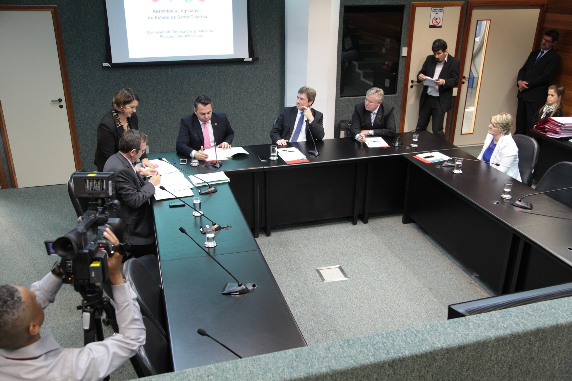 Projeto de lei institui cadastro de emprego para pessoas com deficiência