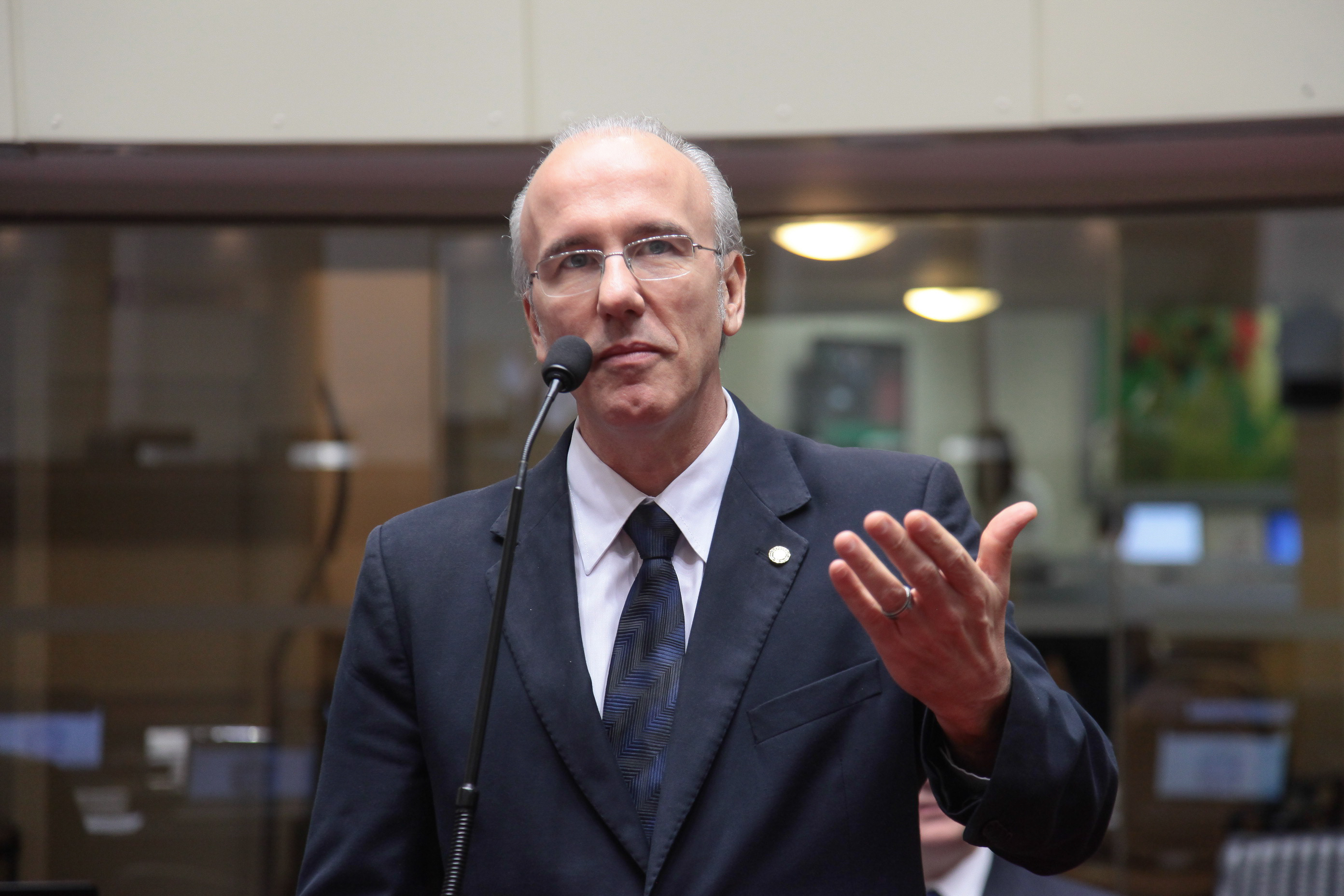 Deputado Deka May (PP) em Sessão Ordinária