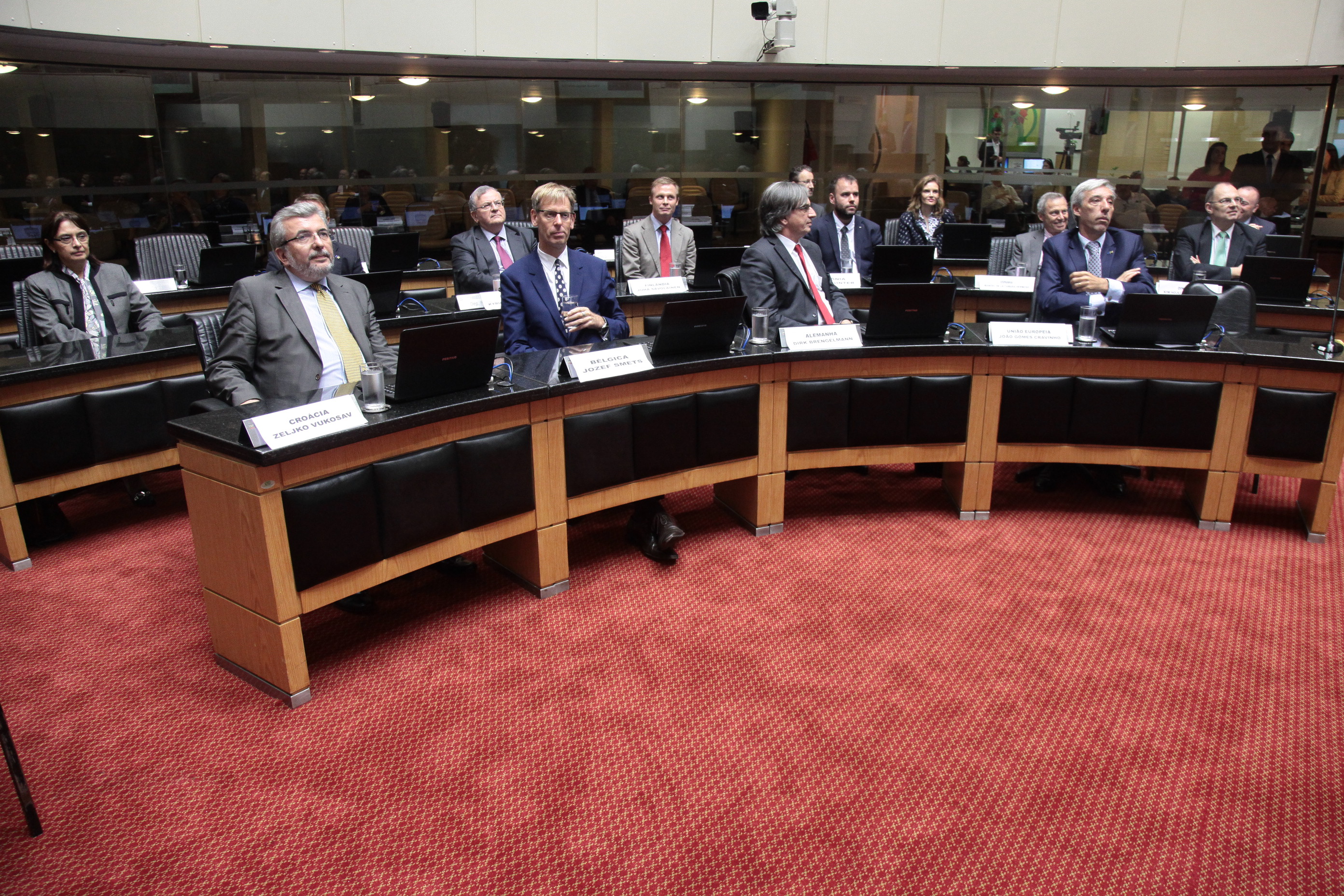 Comitiva da União Europeia visita Parlamento catarinense. Foto: Eduardo Guedes de Oliveira