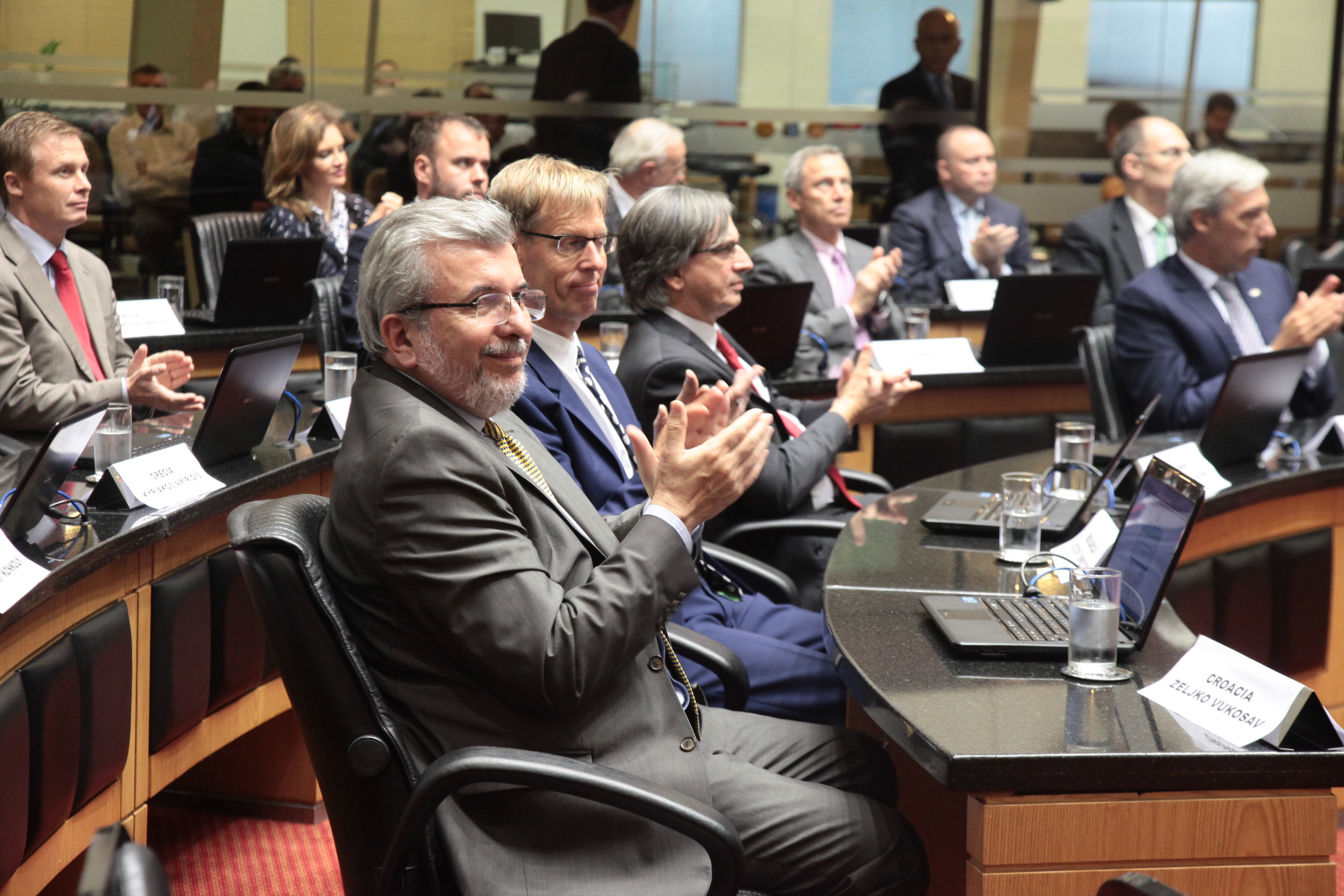 Comitiva da União Europeia visita Parlamento catarinense. Foto: Eduardo Guedes de Oliveira