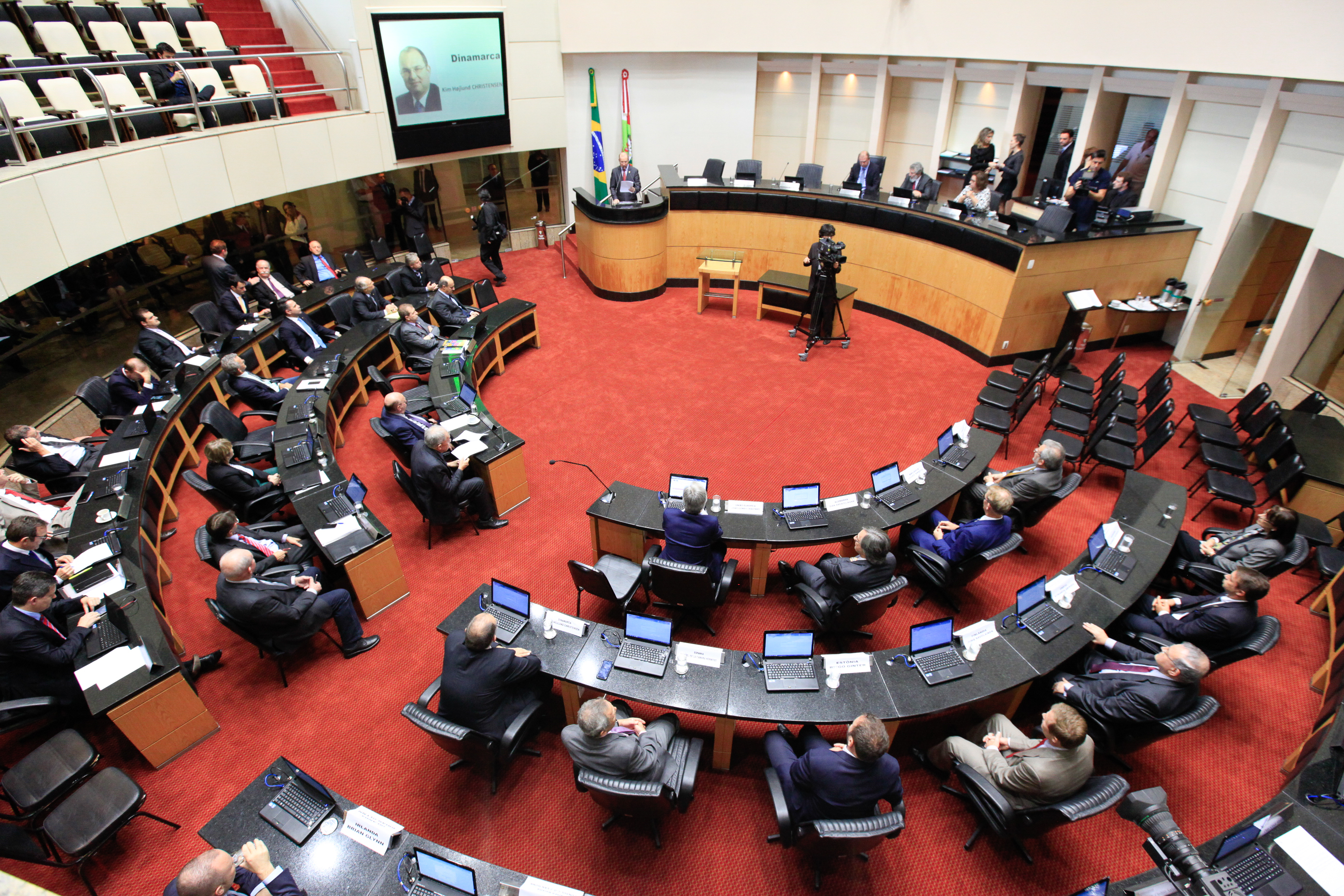 Comitiva da União Europeia visita Parlamento catarinense.