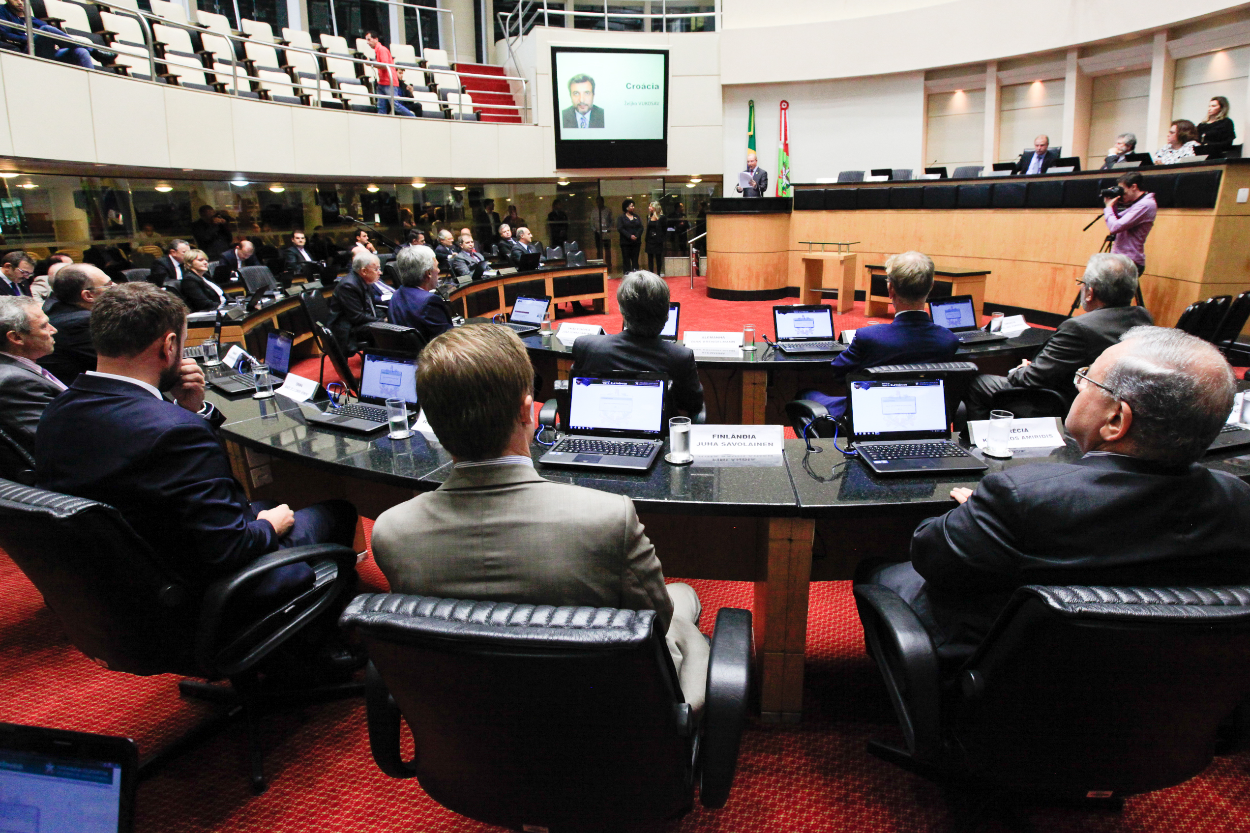 Comitiva da União Europeia visita Parlamento catarinense.
