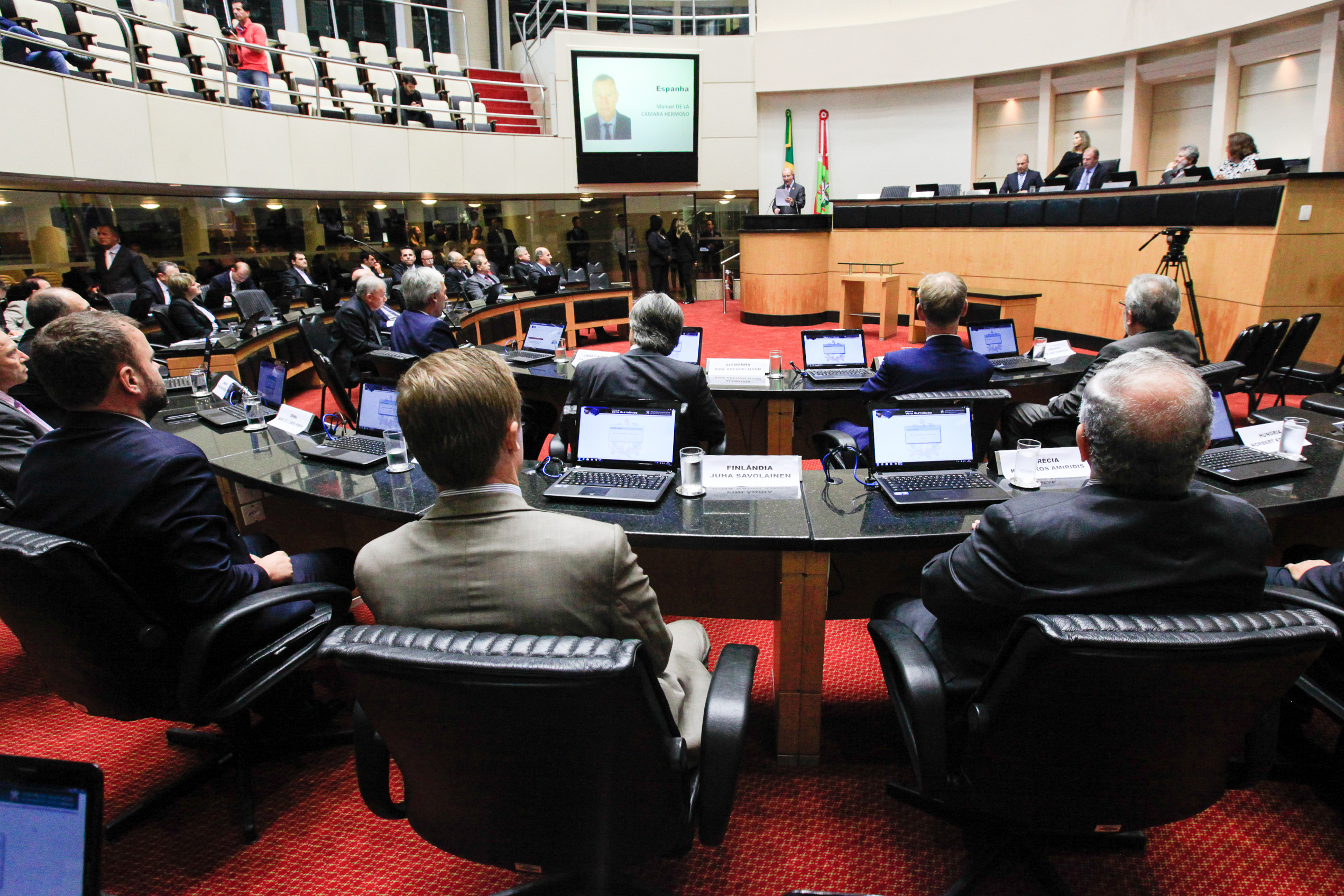 Comitiva da União Europeia visita Parlamento catarinense.