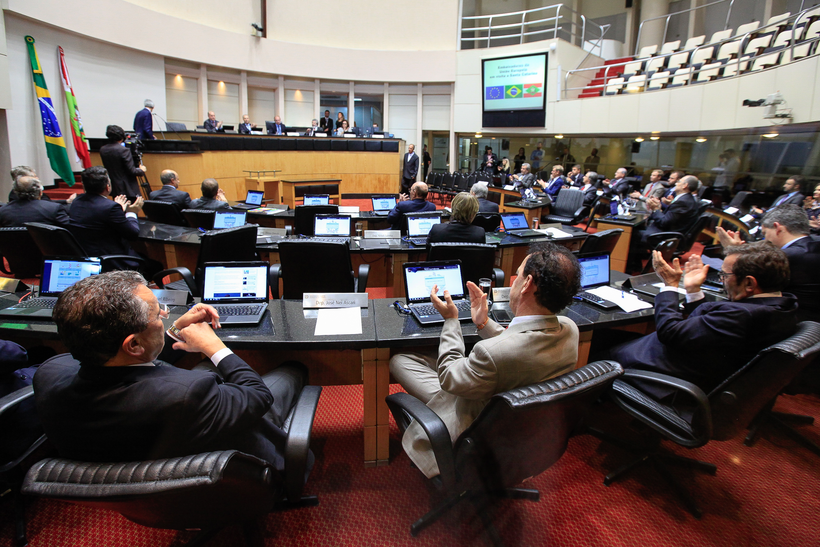 Comitiva da União Europeia visita Parlamento catarinense