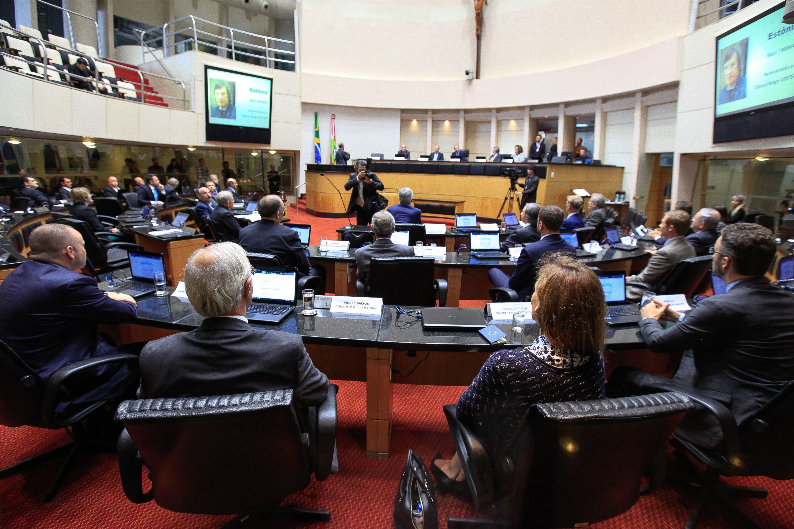 Comitiva da União Europeia visita Parlamento catarinense.