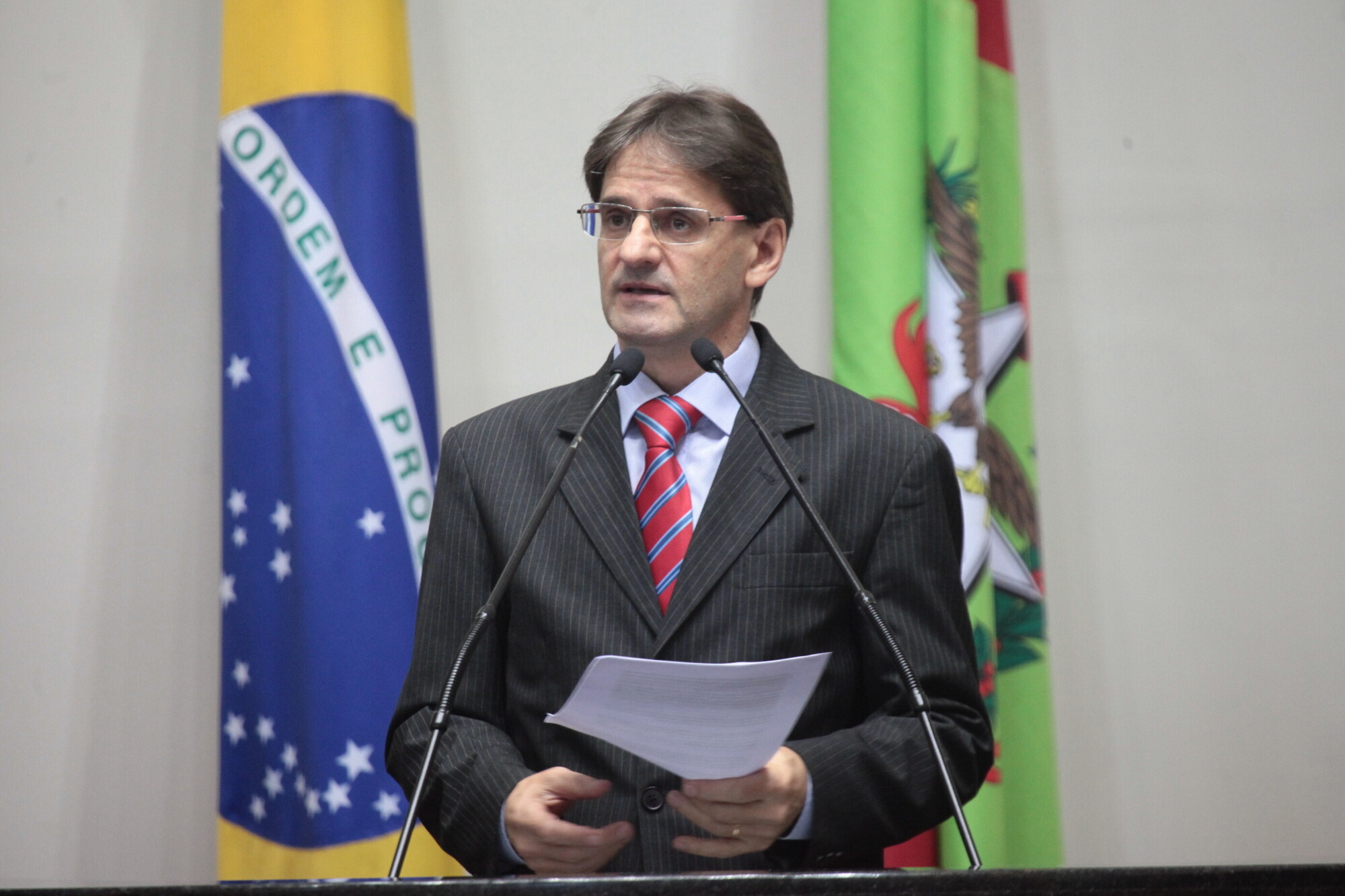 Caso de estupro coletivo de adolescente no RJ repercute em Plenário