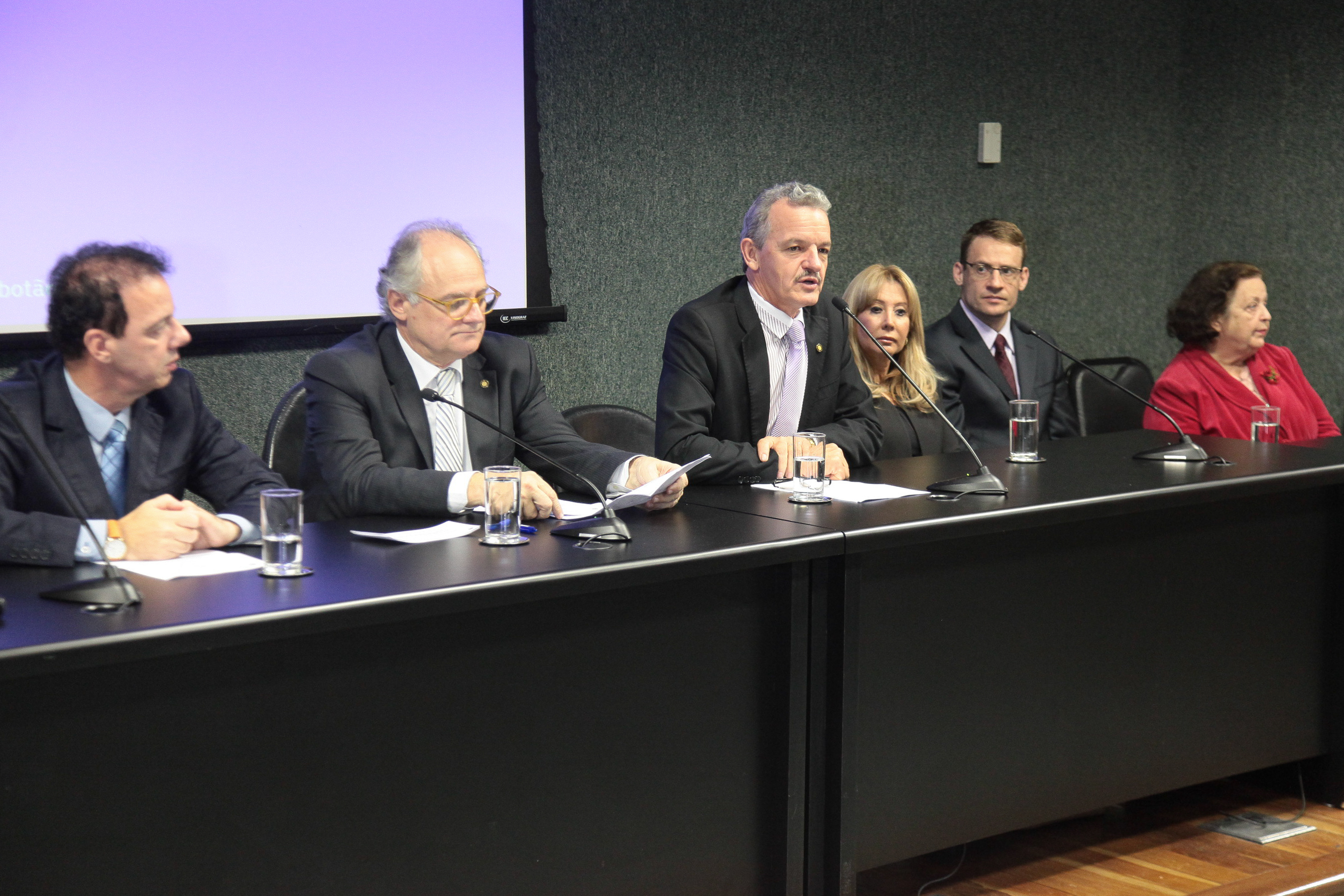Colóquio estadual sobre o combate da violência sexual de crianças e adolescentes.