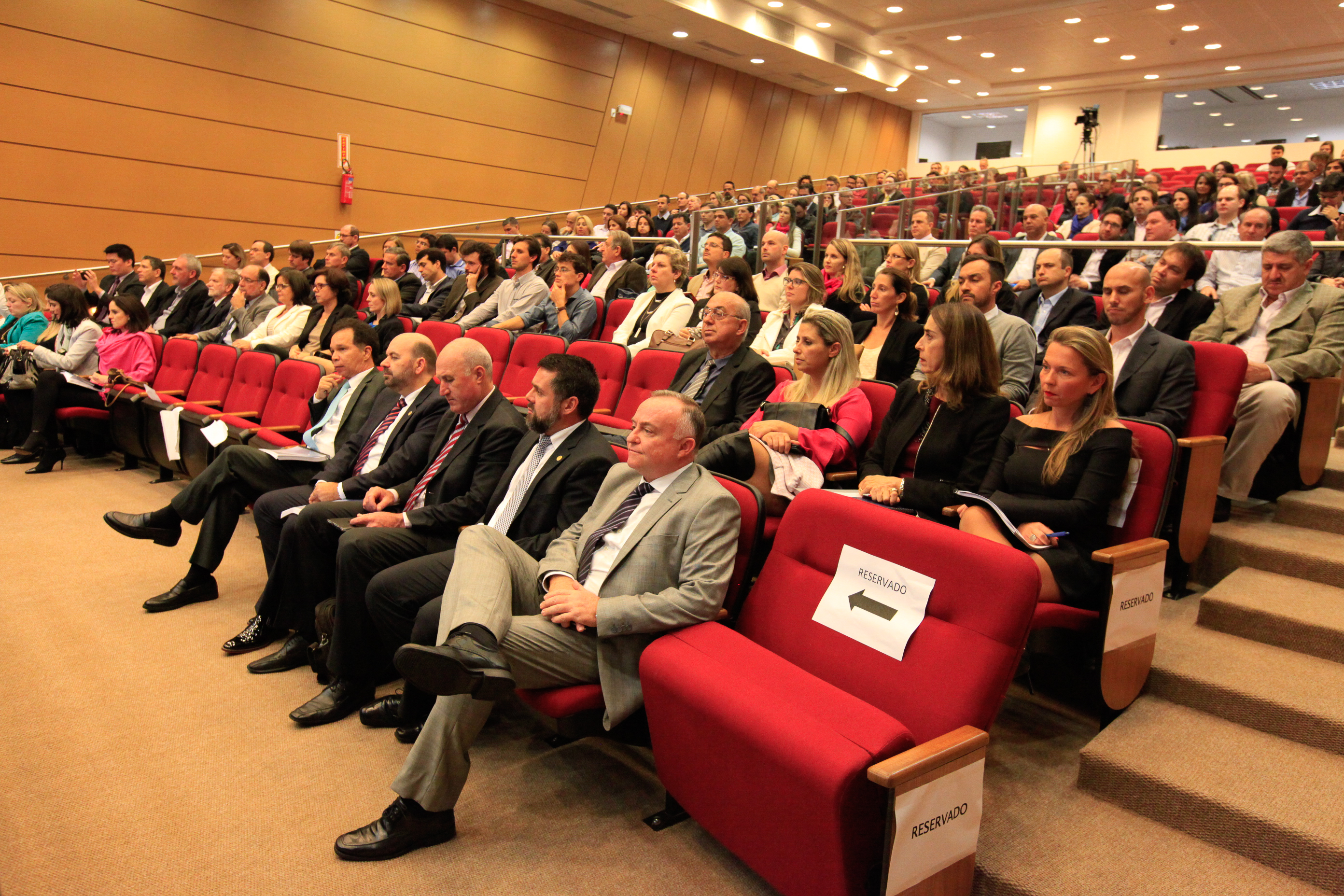 Sessão Extraordinária do Tribunal de Contas do Estado.
