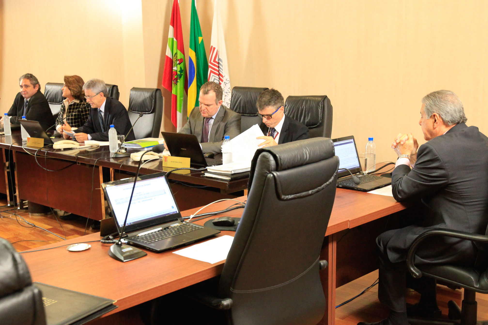 Sessão Extraordinária do Tribunal de Contas do Estado.