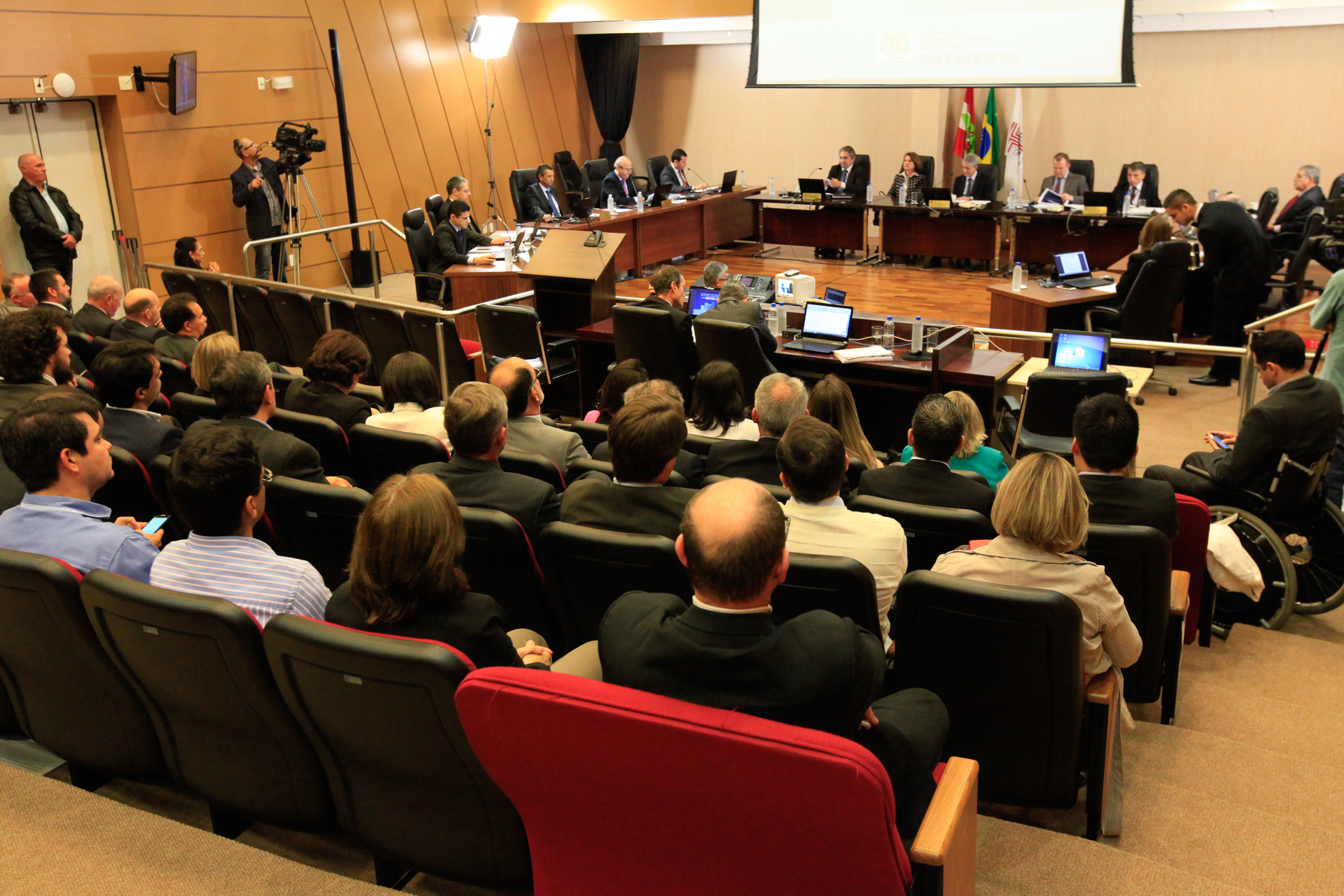 Sessão Extraordinária do Tribunal de Contas do Estado.